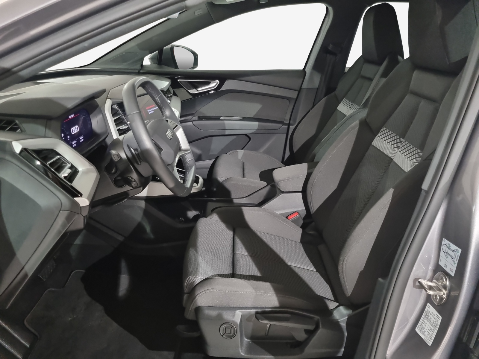 AUDI Q4 e-tron 35-image-6