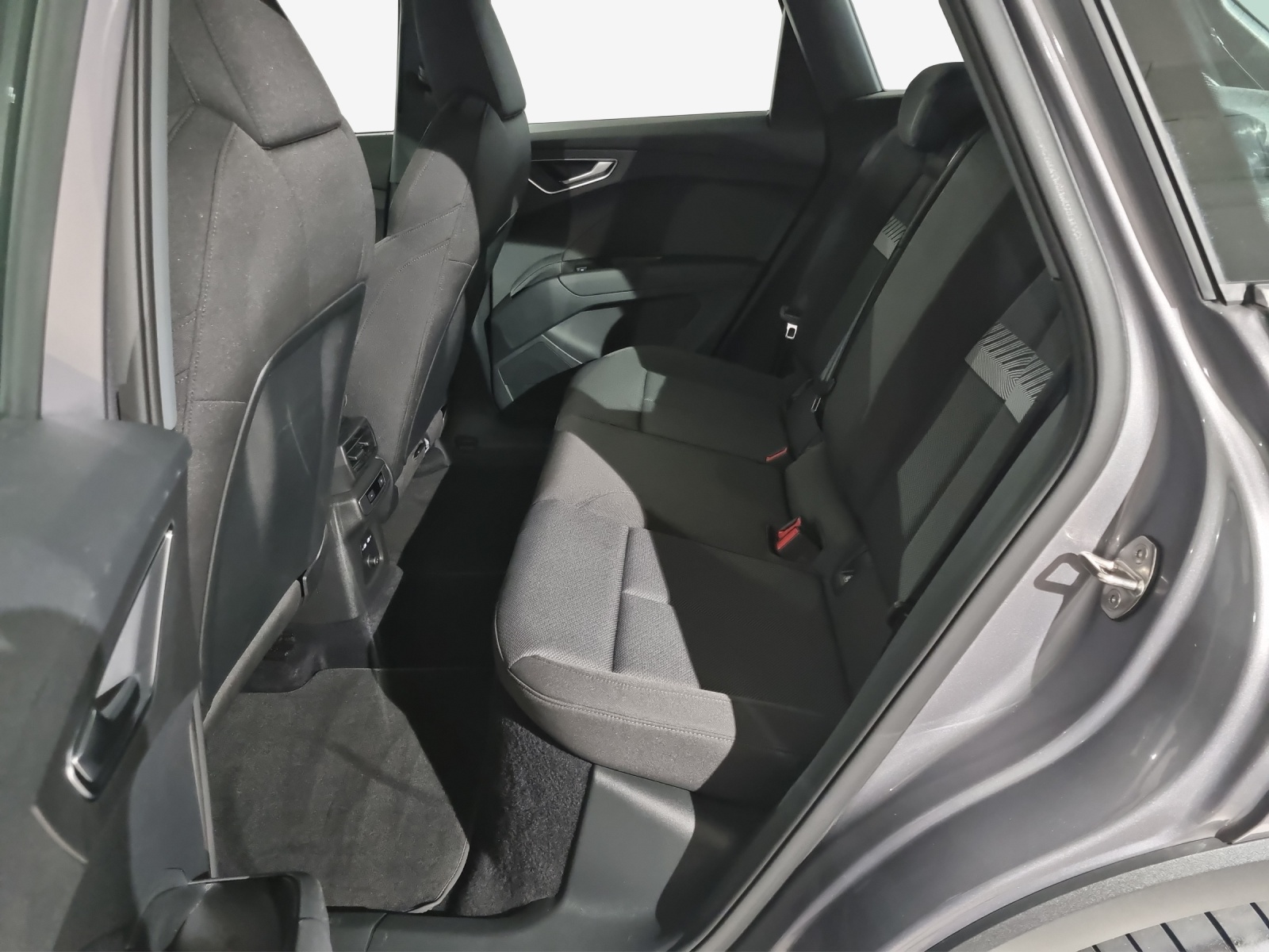 AUDI Q4 e-tron 35-image-8
