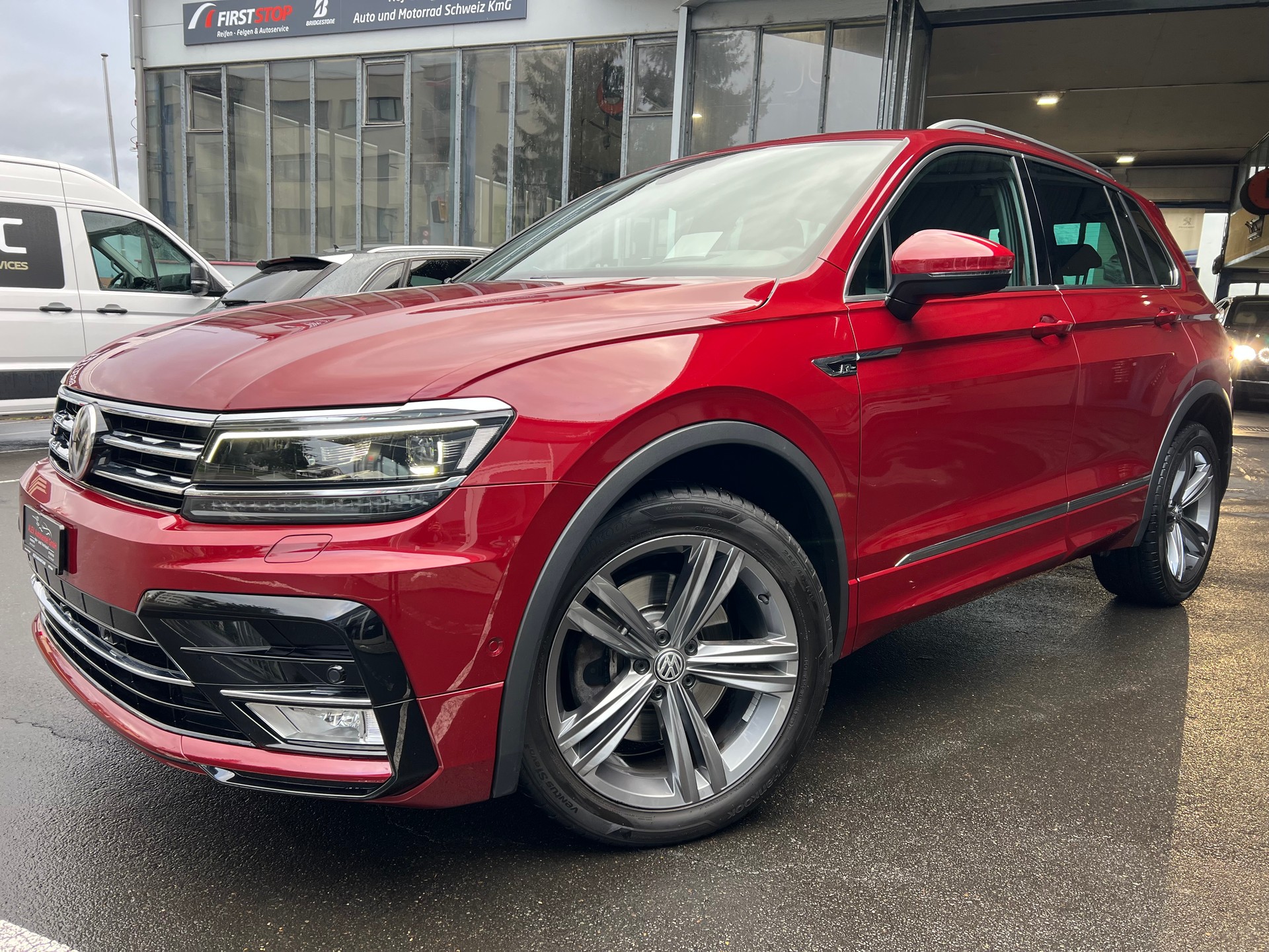 VW Tiguan 2.0TSI Highline R-Line 4Motion DSG (CHF 331.70/Monat)-image-0