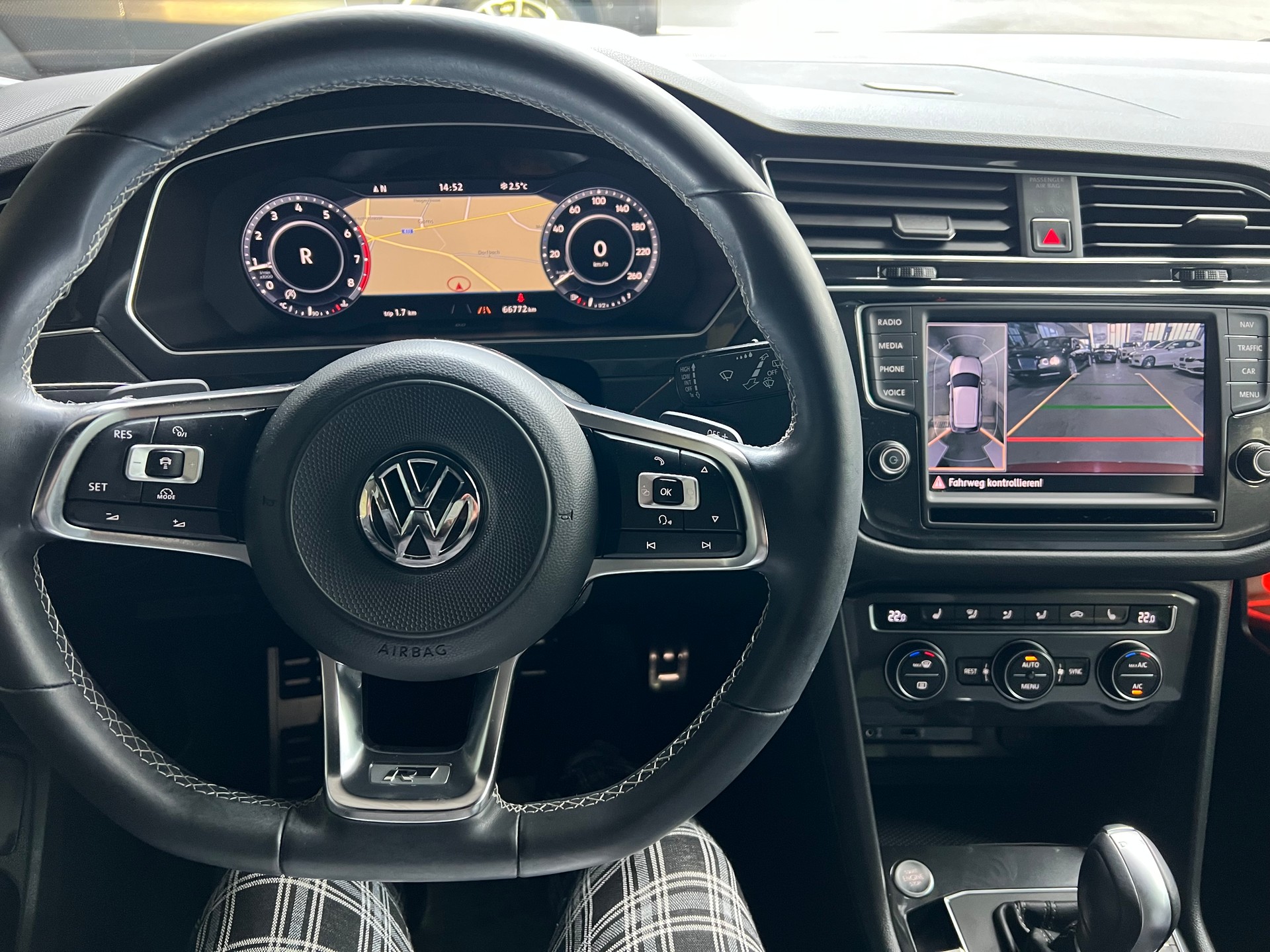 VW Tiguan 2.0TSI Highline R-Line 4Motion DSG (CHF 331.70/Monat)-image-12