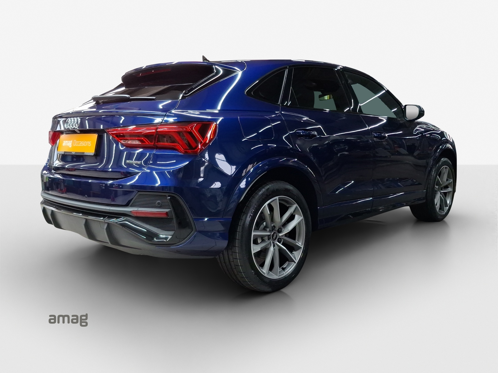 AUDI Q3 Sportback 40 TFSI S line quattro S-tronic-image-4