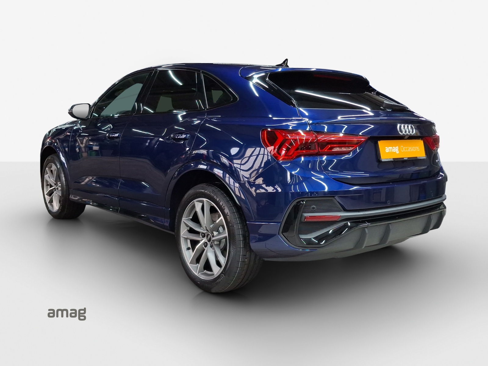 AUDI Q3 Sportback 40 TFSI S line quattro S-tronic-image-2