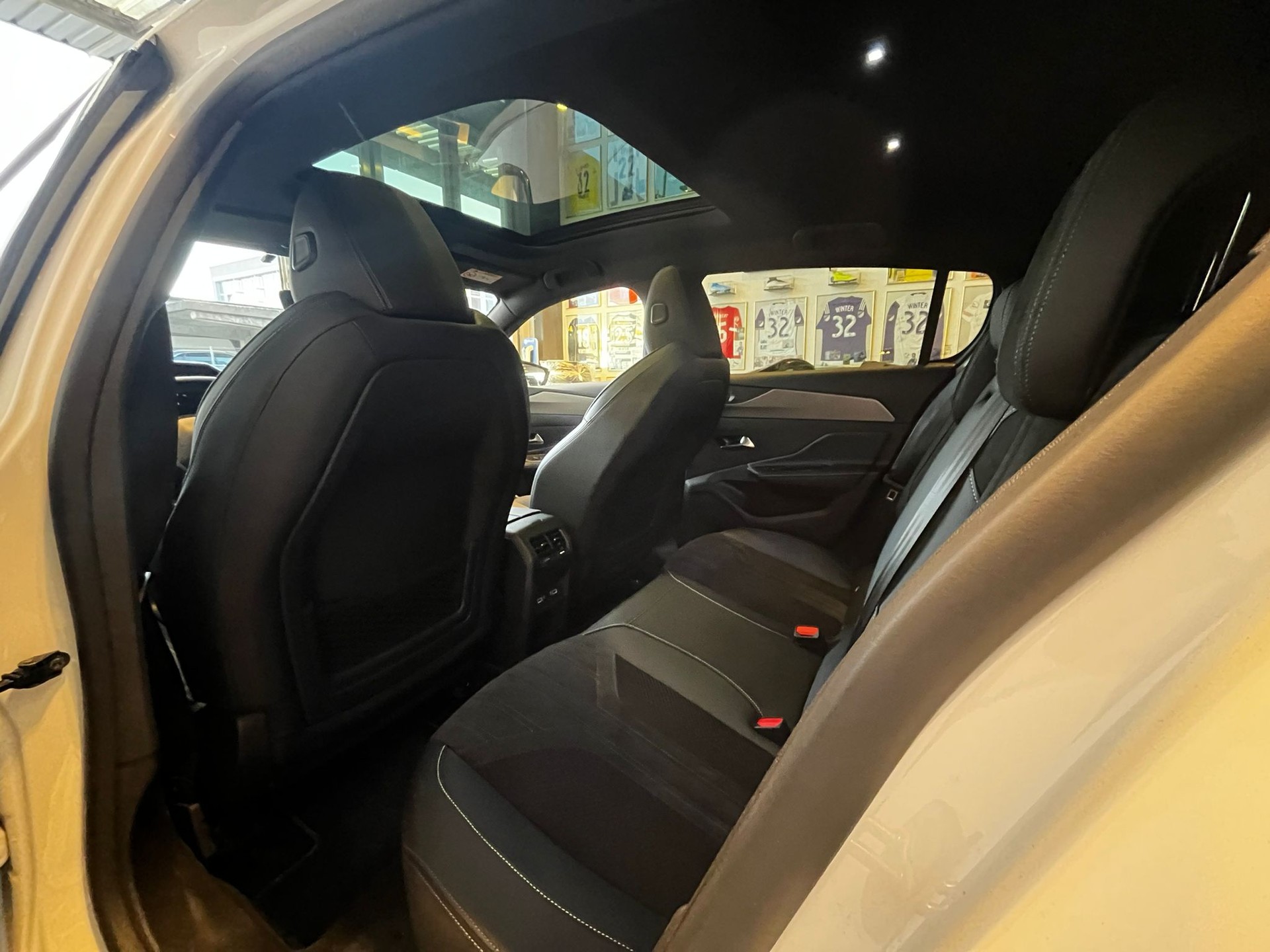 PEUGEOT 308 1.2 Pure Tech GT EAT8-image-14