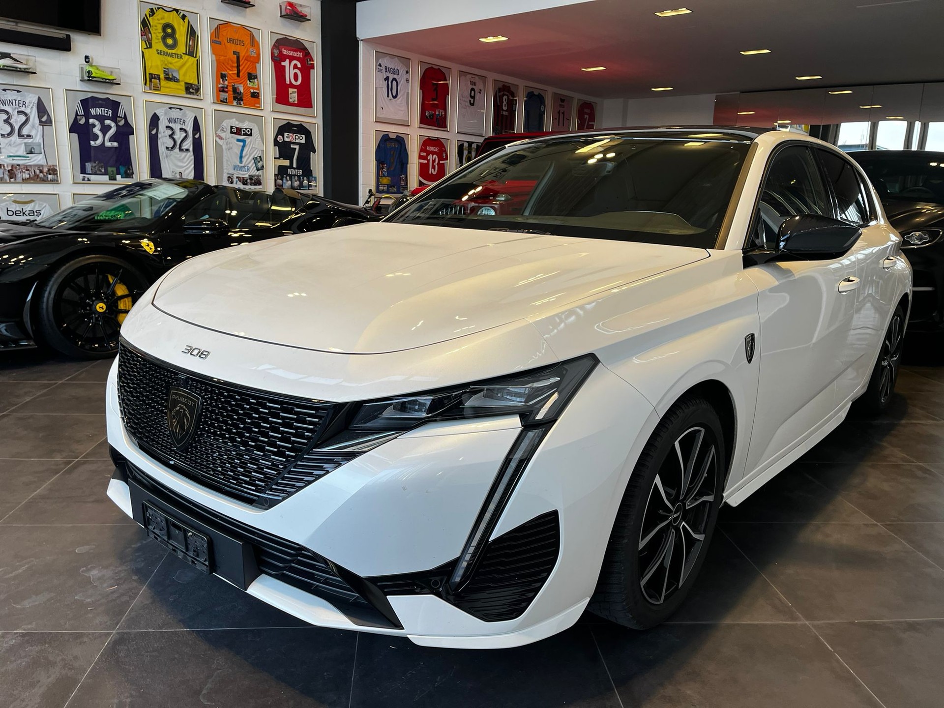 PEUGEOT 308 1.2 Pure Tech GT EAT8-image-3