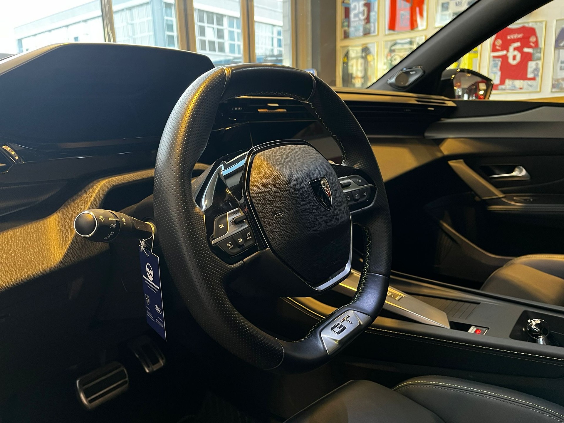 PEUGEOT 308 1.2 Pure Tech GT EAT8-image-13