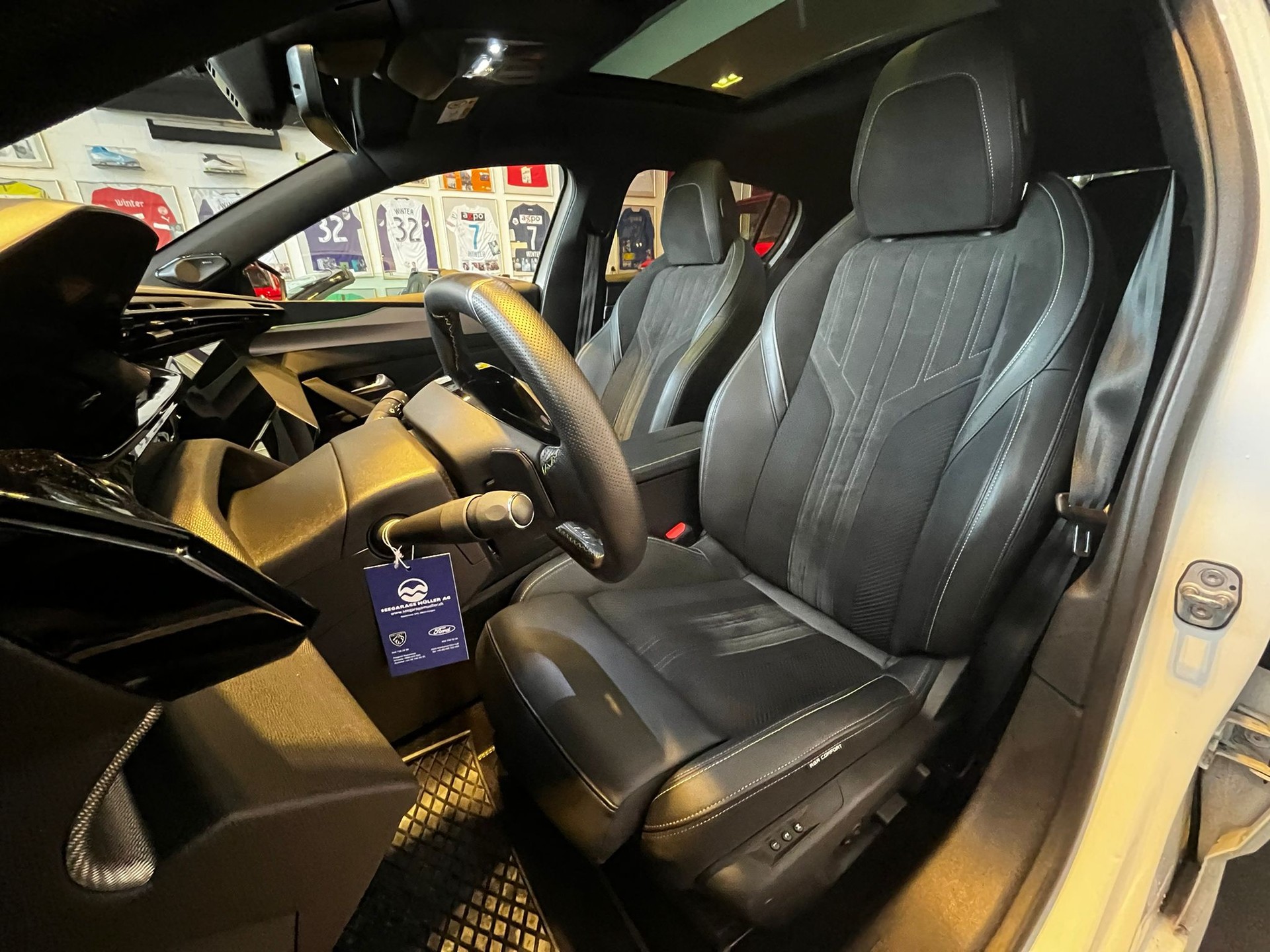 PEUGEOT 308 1.2 Pure Tech GT EAT8-image-12