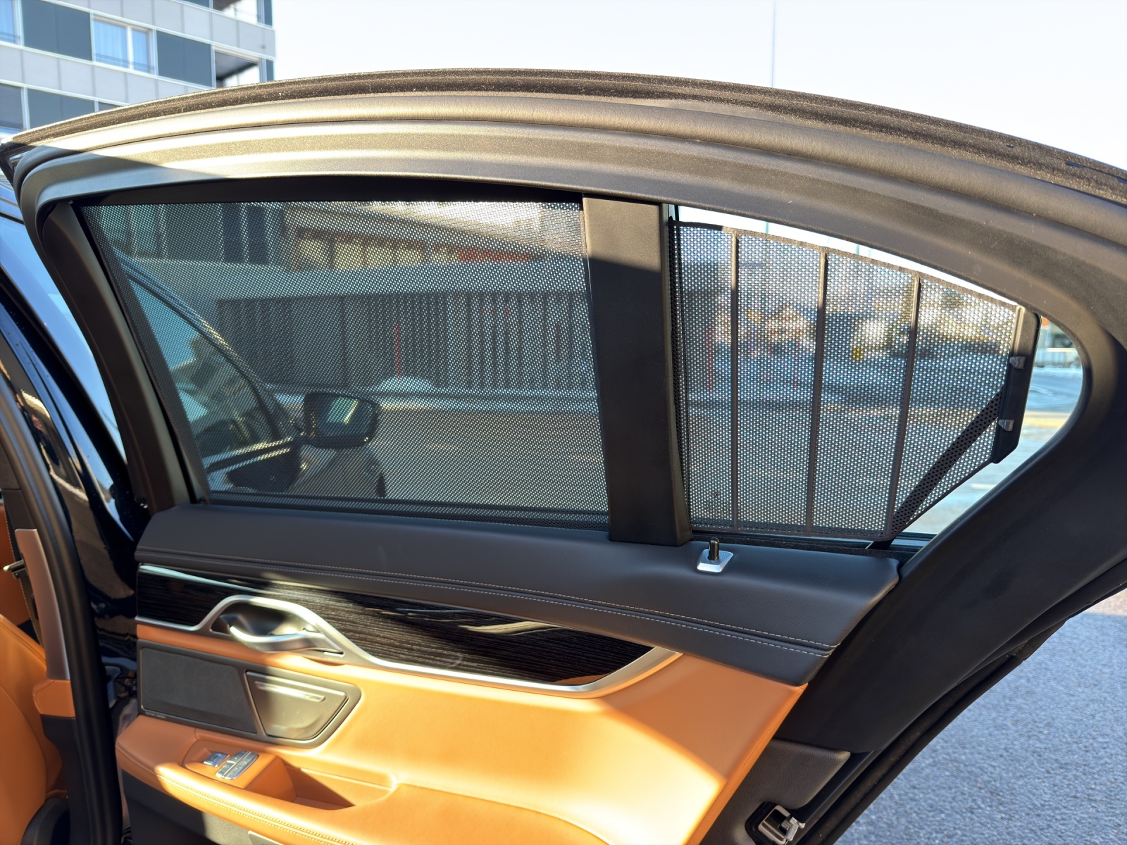 BMW 730d xDrive 48V M Sport-image-16