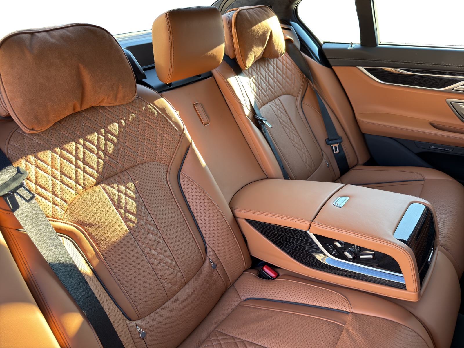 BMW 730d xDrive 48V M Sport-image-15