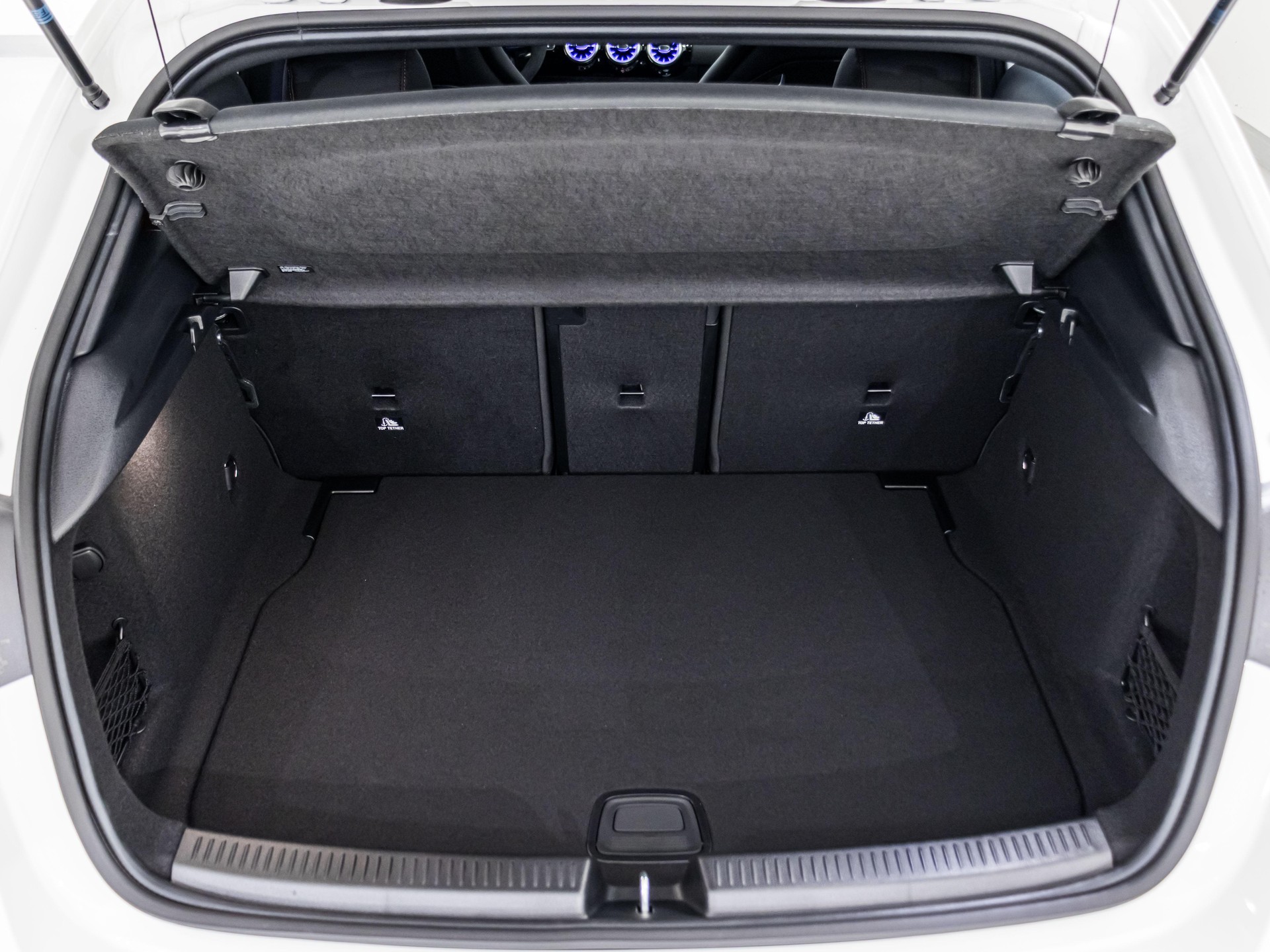 MERCEDES-BENZ A 35 AMG 4MATIC-image-13