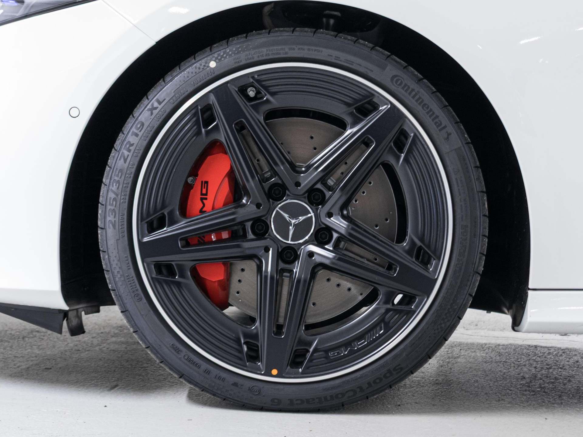 MERCEDES-BENZ A 35 AMG 4MATIC-image-14
