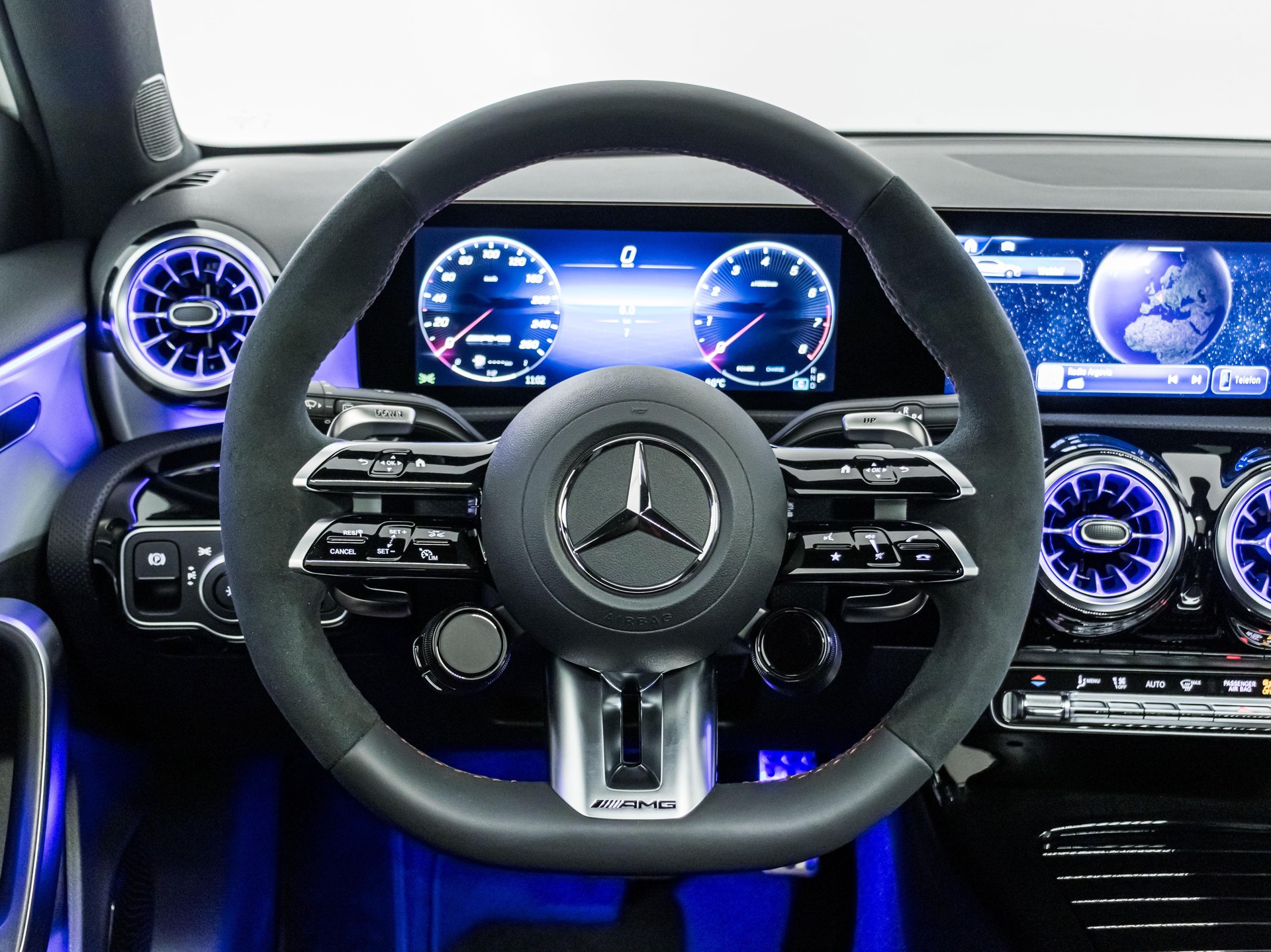 MERCEDES-BENZ A 35 AMG 4MATIC-image-10