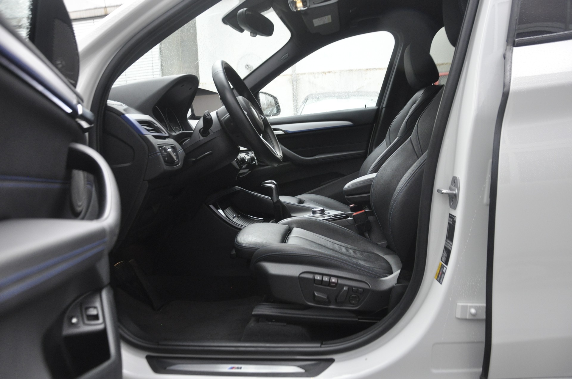 BMW X1 xDrive 25e M Sport Steptronic I Anhängerkupplung (Veloträger)-image-4