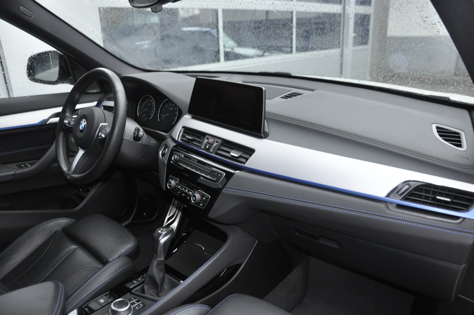 BMW X1 xDrive 25e M Sport Steptronic I Anhängerkupplung (Veloträger)-image-8