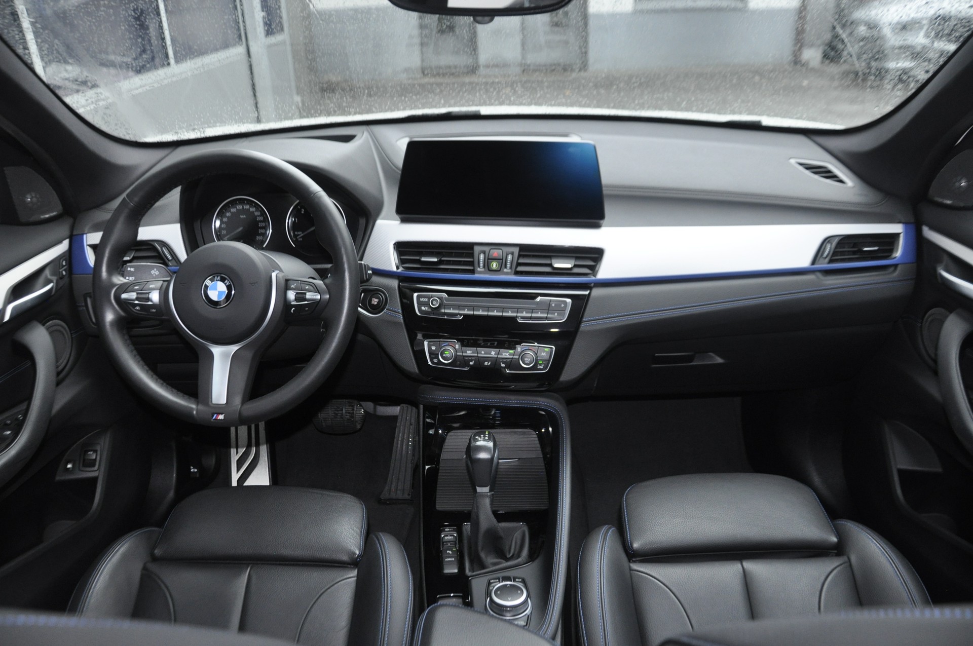 BMW X1 xDrive 25e M Sport Steptronic I Anhängerkupplung (Veloträger)-image-9