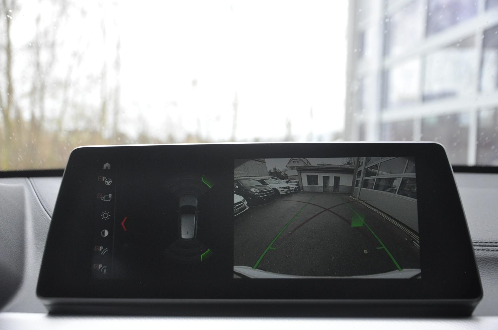 BMW X1 xDrive 25e M Sport Steptronic I Anhängerkupplung (Veloträger)-image-11