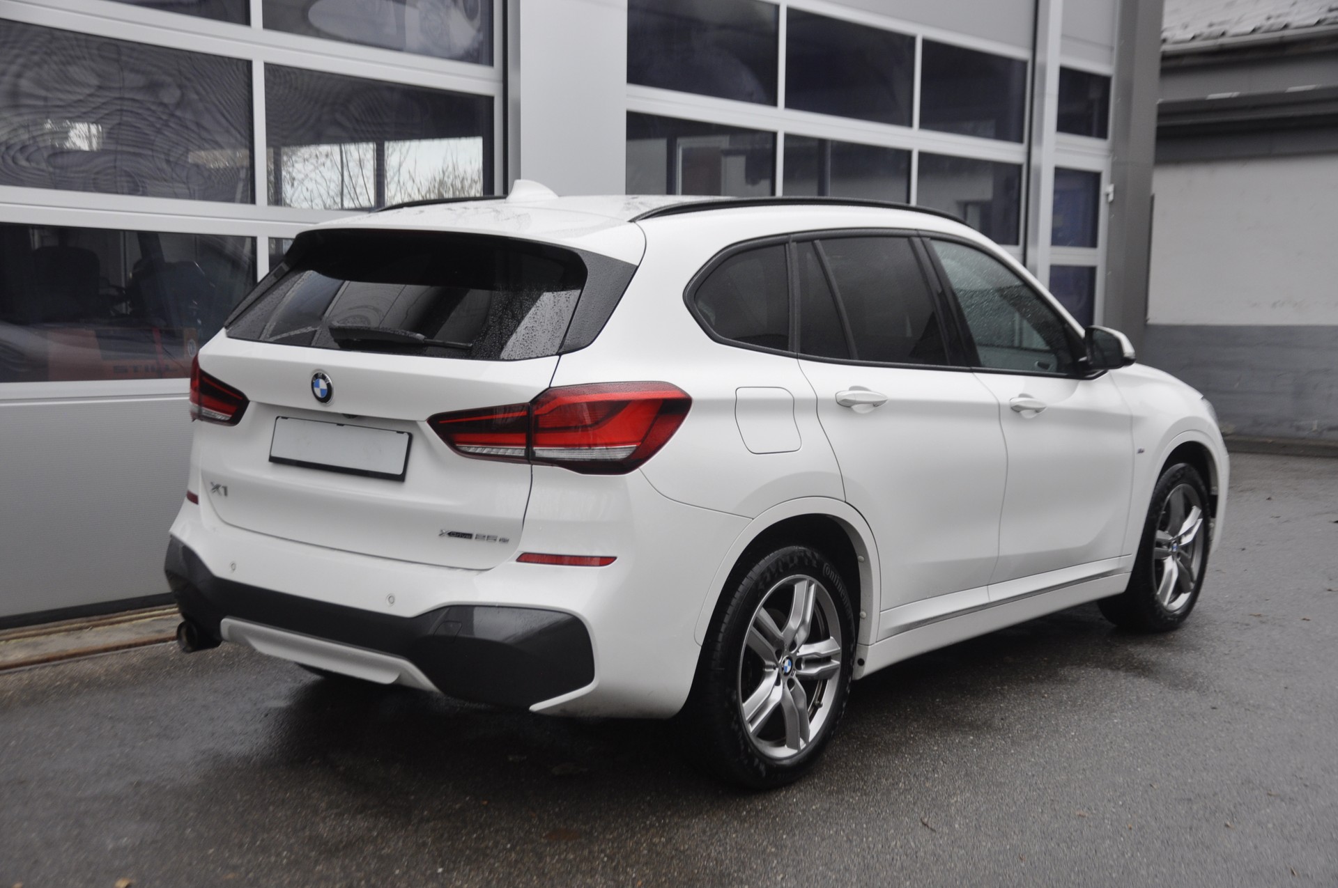 BMW X1 xDrive 25e M Sport Steptronic I Anhängerkupplung (Veloträger)-image-15