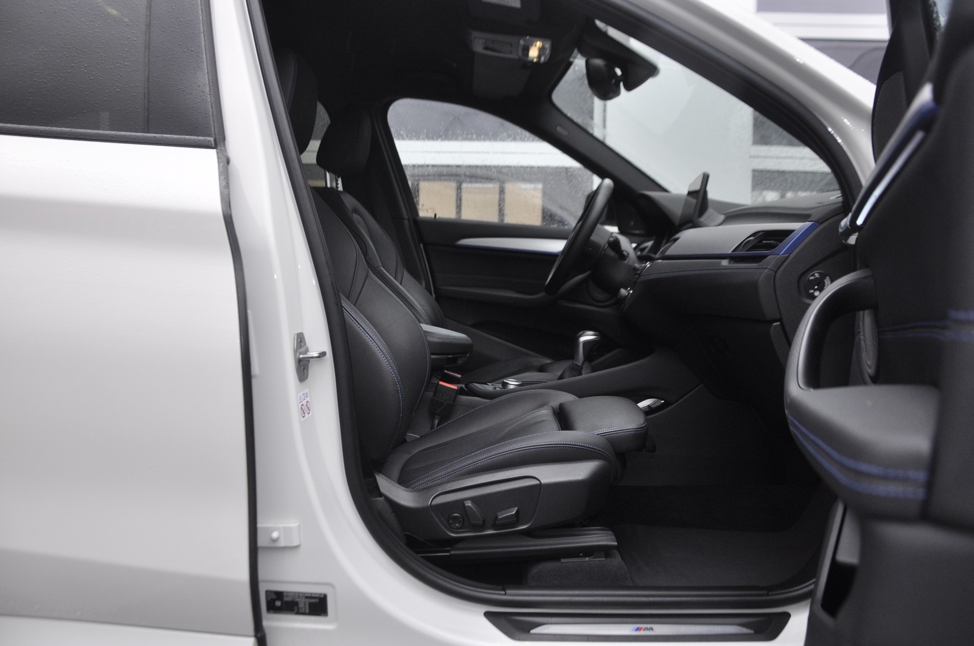 BMW X1 xDrive 25e M Sport Steptronic I Anhängerkupplung (Veloträger)-image-7