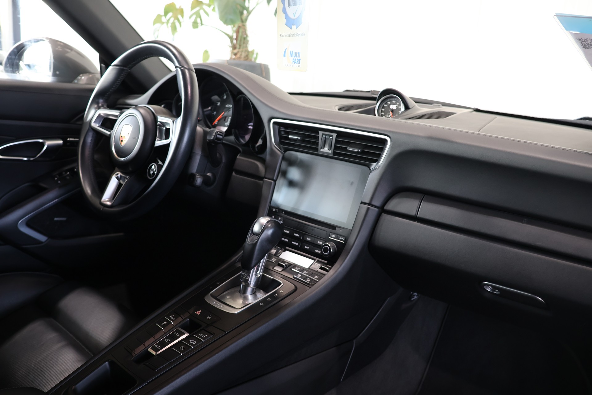PORSCHE 911 Cabrio Carrera GTS PDK-image-11