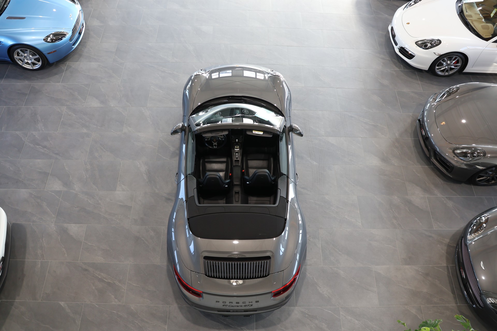 PORSCHE 911 Cabrio Carrera GTS PDK-image-7