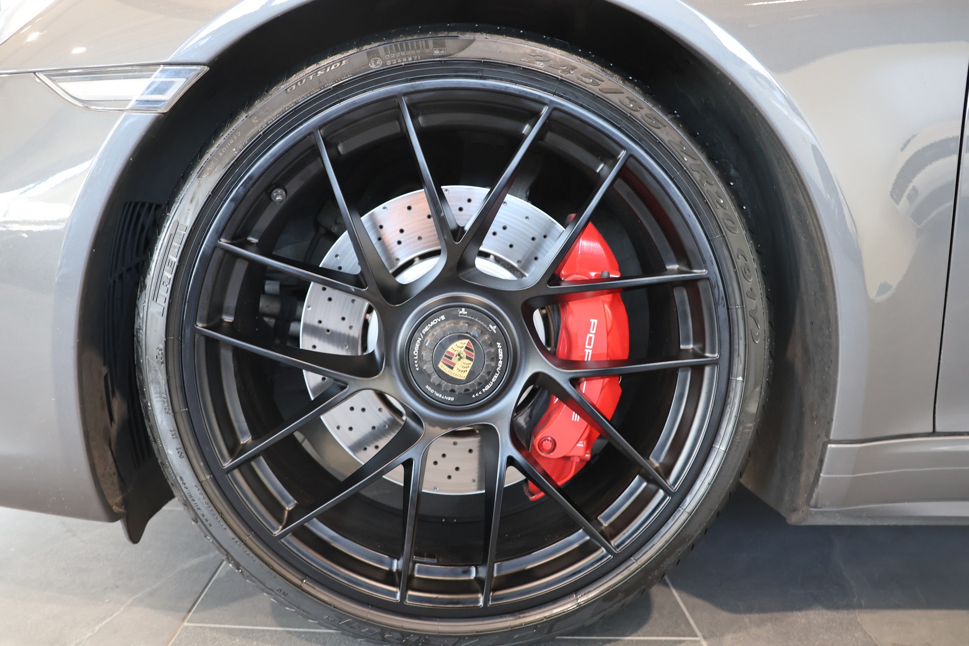 PORSCHE 911 Cabrio Carrera GTS PDK-image-5