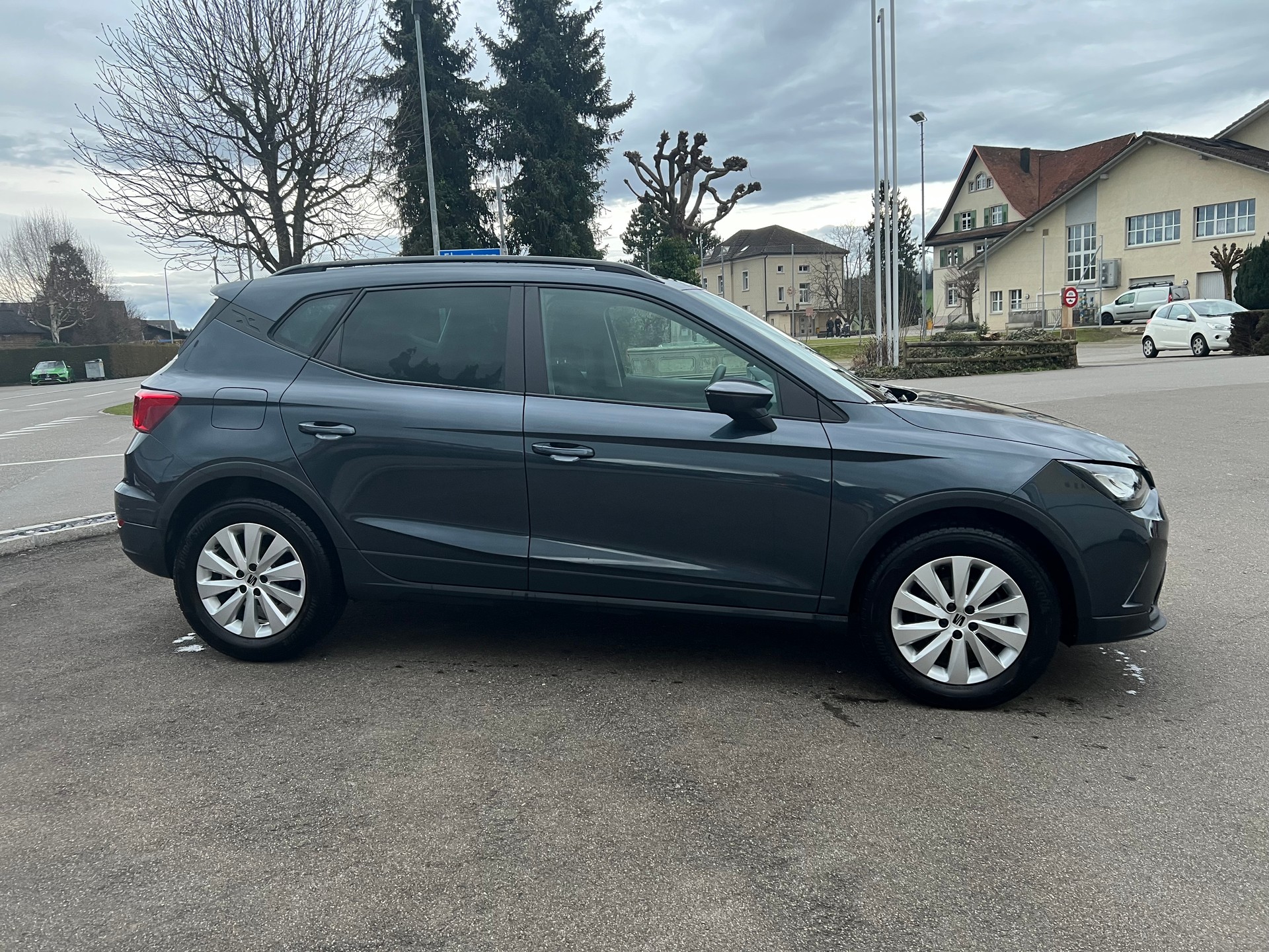 SEAT Arona 1.0 TSI Eco Style DSG-showroom-element-3