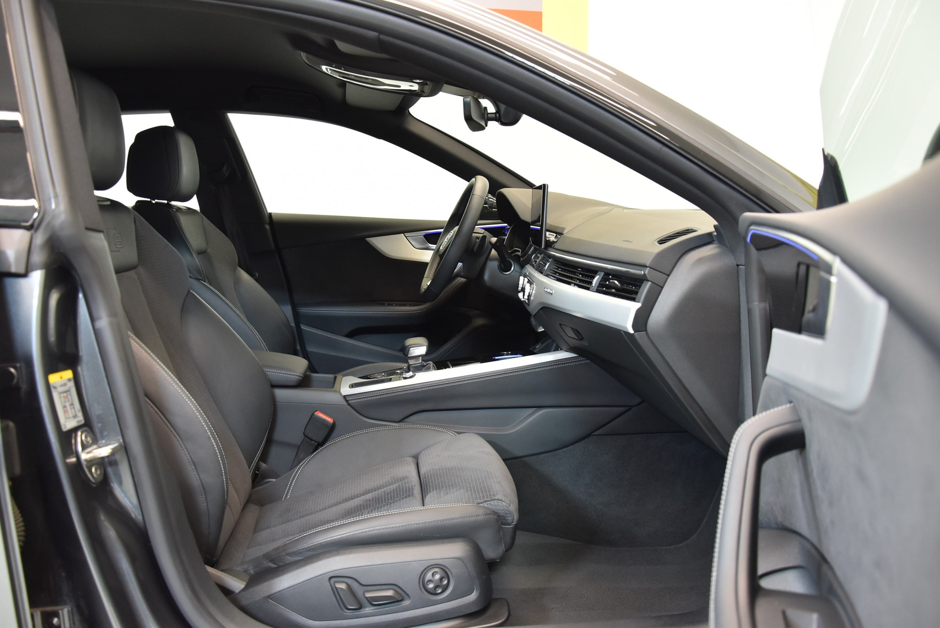 AUDI A5 Sportback 40 TDI S-Line Attraction quattro S-tronic-image-3