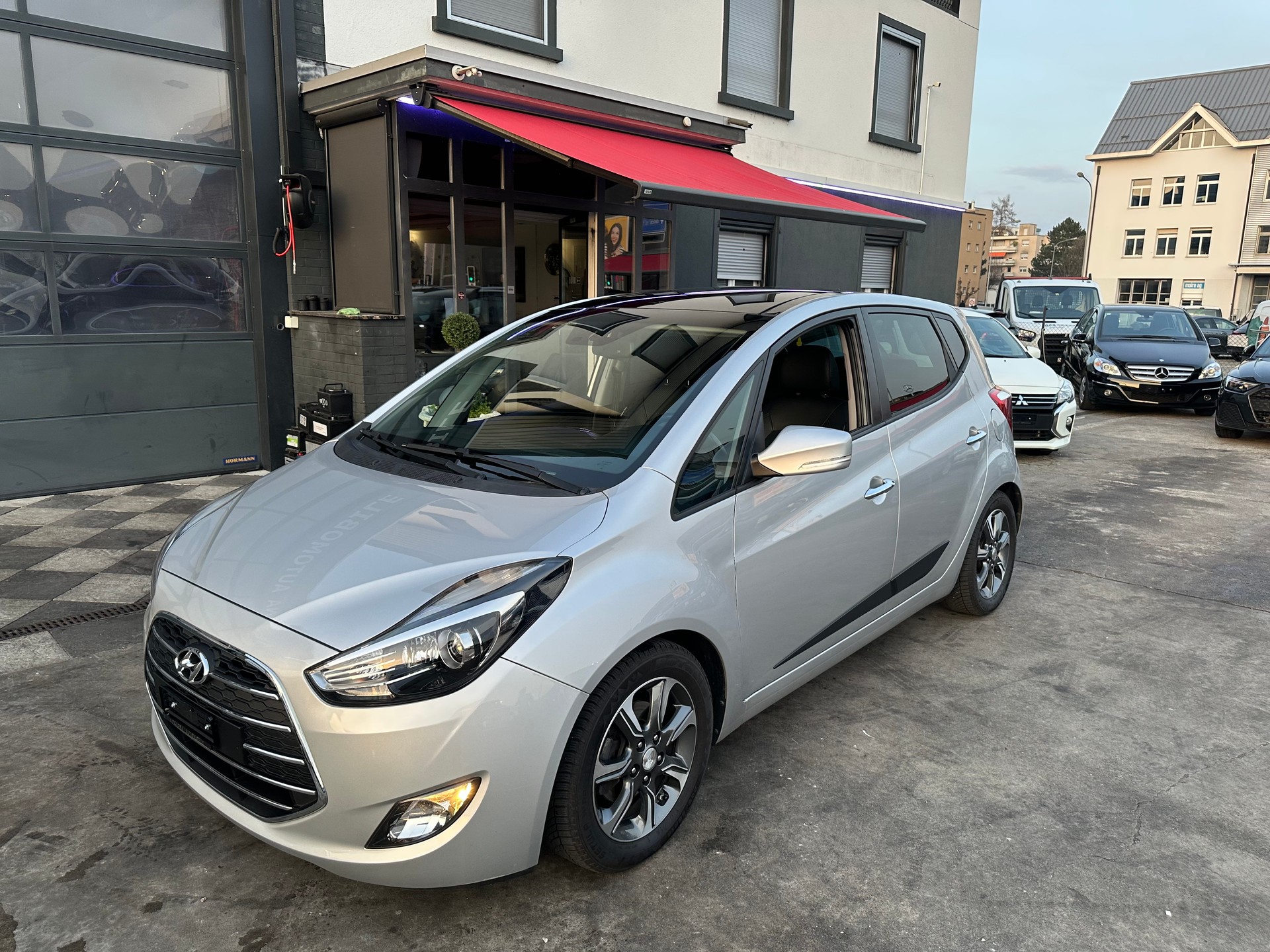 HYUNDAI iX20 1.6 Vertex Automatic-image-3