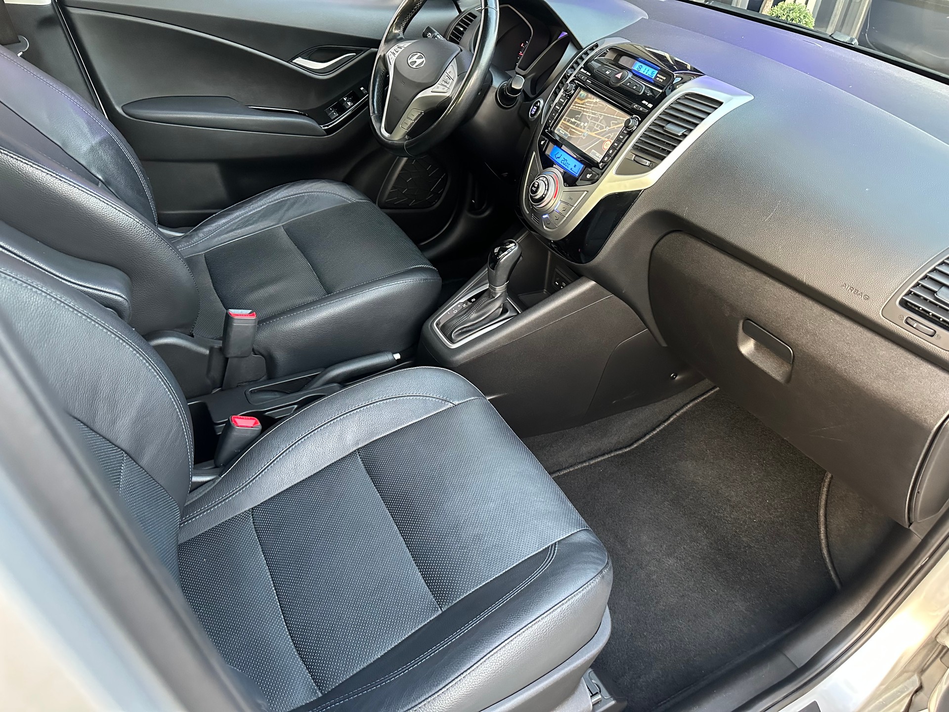 HYUNDAI iX20 1.6 Vertex Automatic-image-8