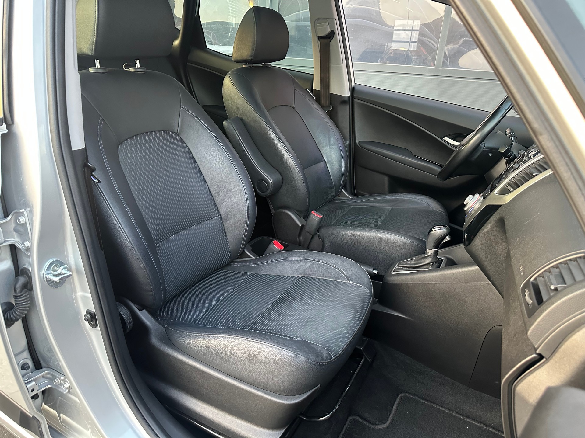 HYUNDAI iX20 1.6 Vertex Automatic-image-10
