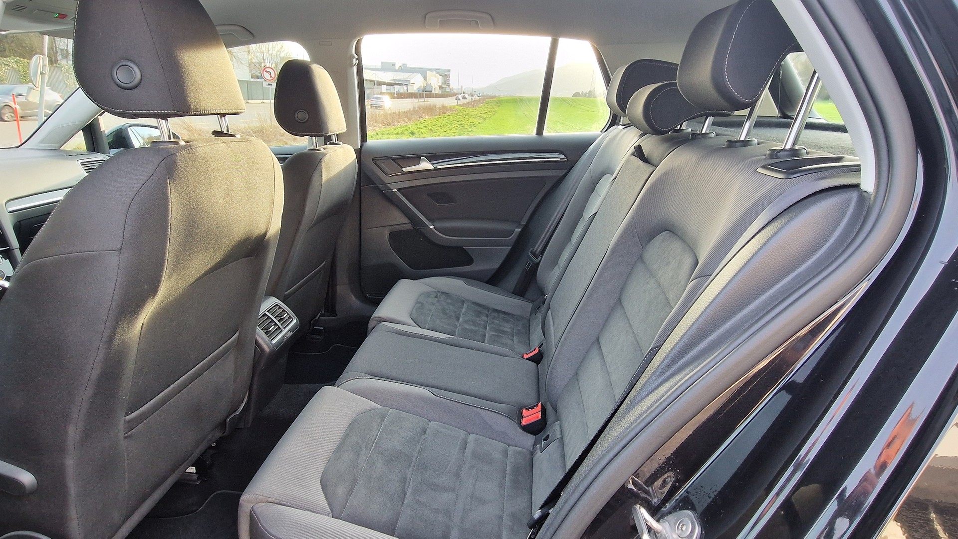 VW Golf 1.5 TSI EVO Highline DSG-image-12