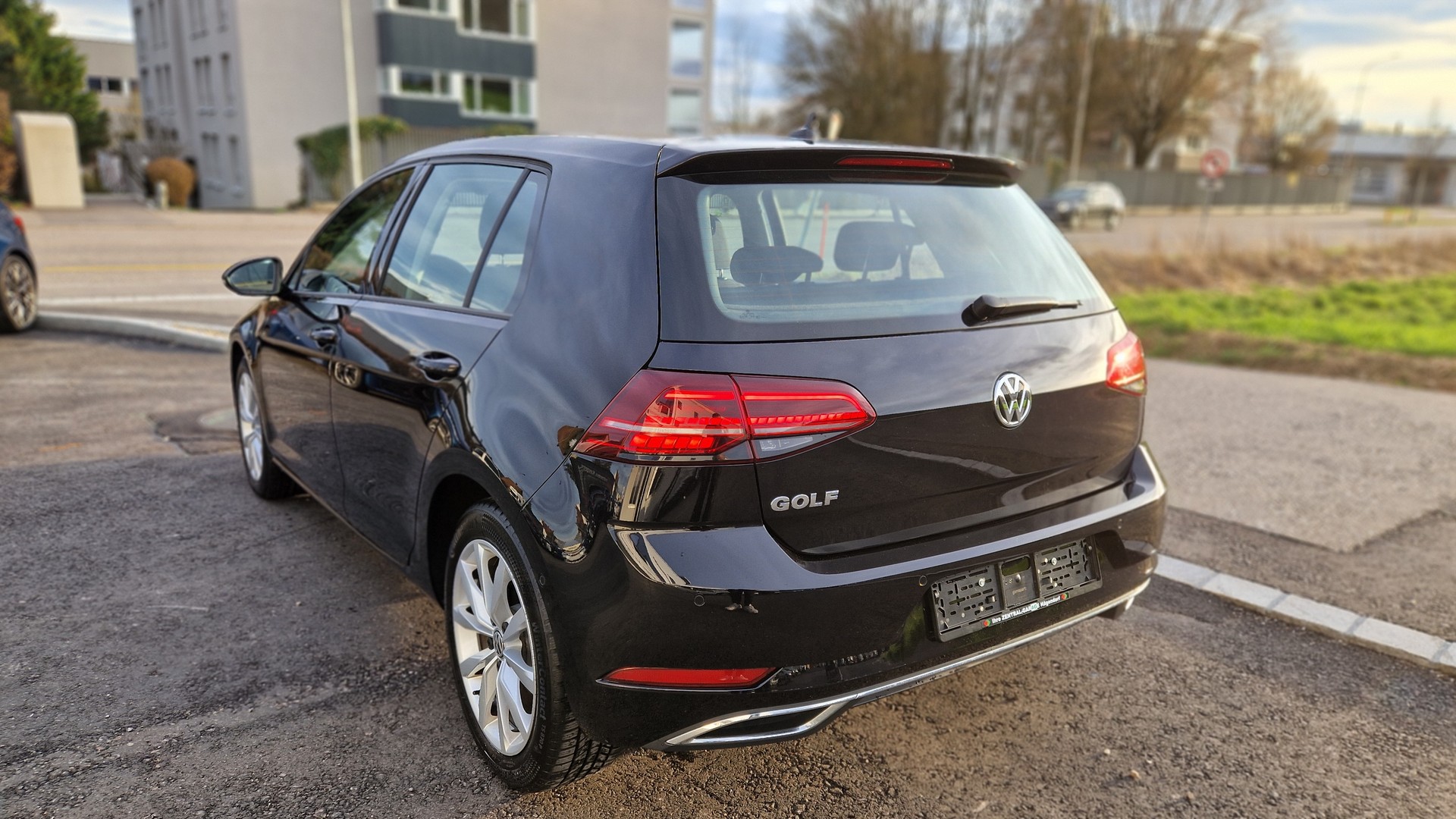 VW Golf 1.5 TSI EVO Highline DSG-image-2