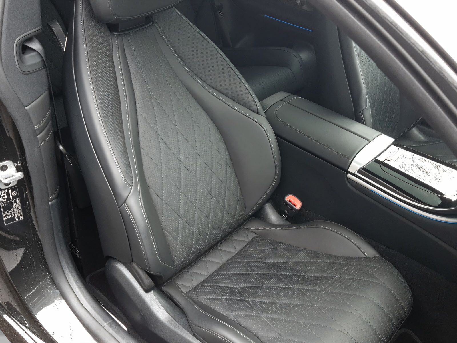 MERCEDES-BENZ CLE 300 4Matic-image-15