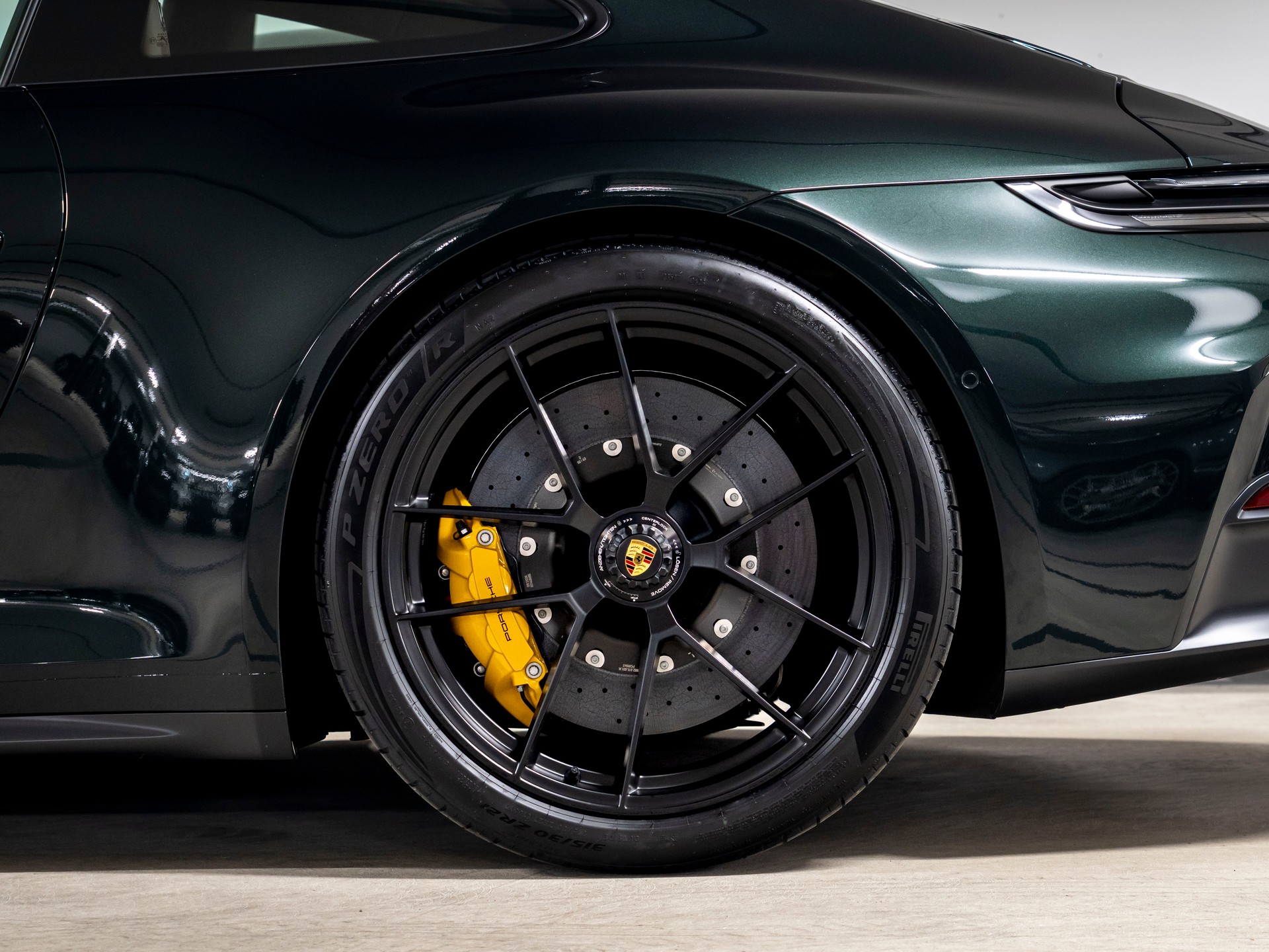 PORSCHE 911 Carrera 4 GTS PDK-image-8
