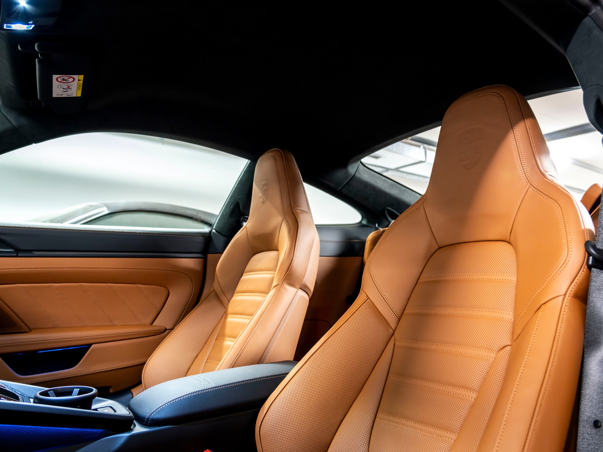 PORSCHE 911 Carrera 4 GTS PDK-image-9