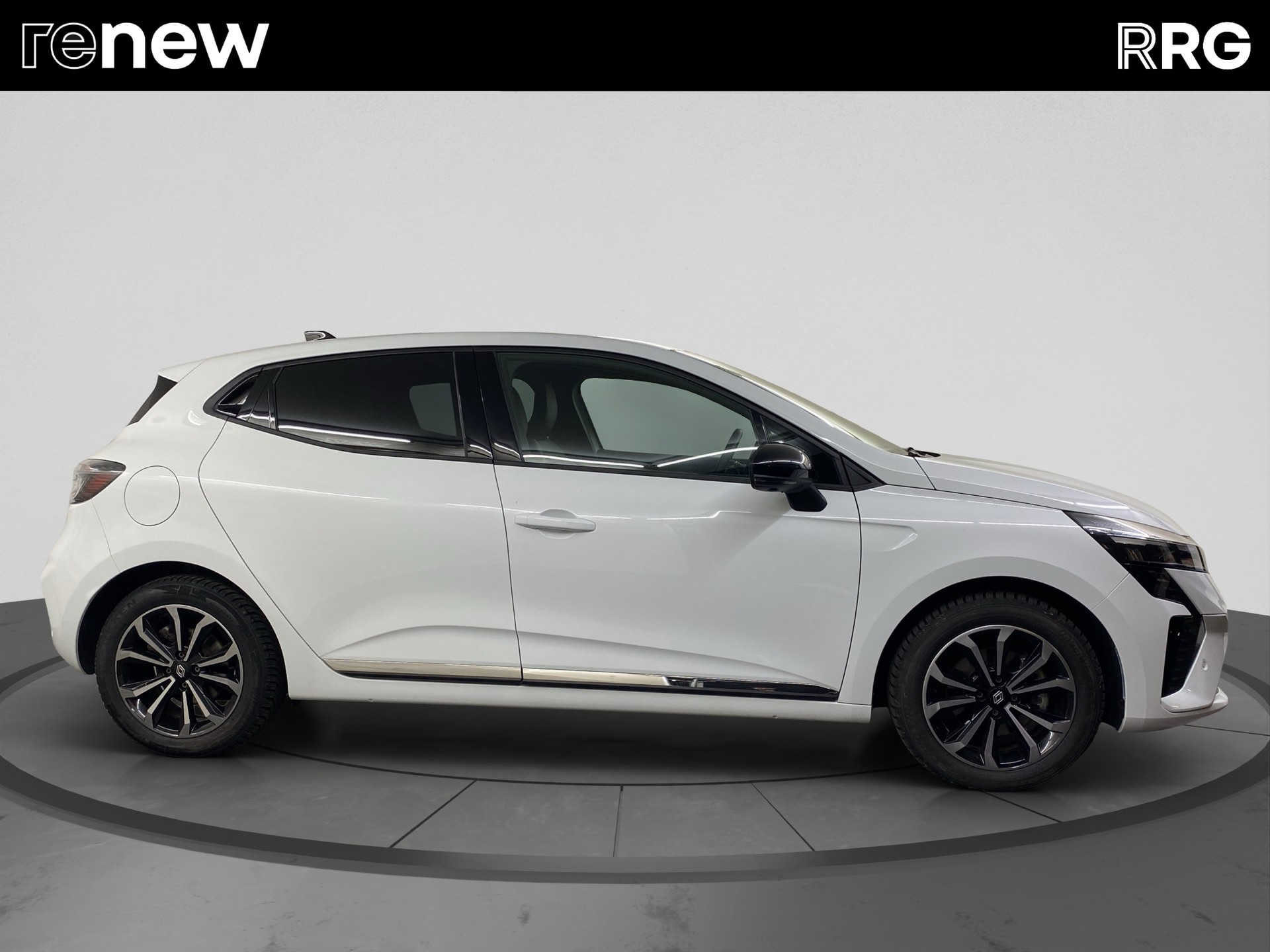 RENAULT Clio 1.6 E-Tech Techno-image-1