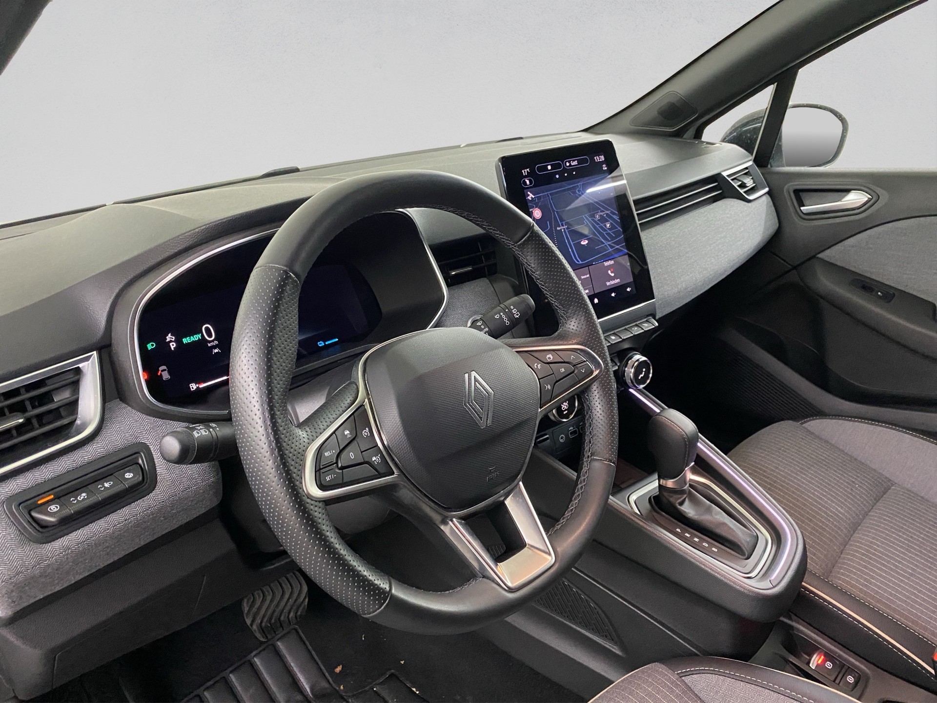 RENAULT Clio 1.6 E-Tech Techno-image-9