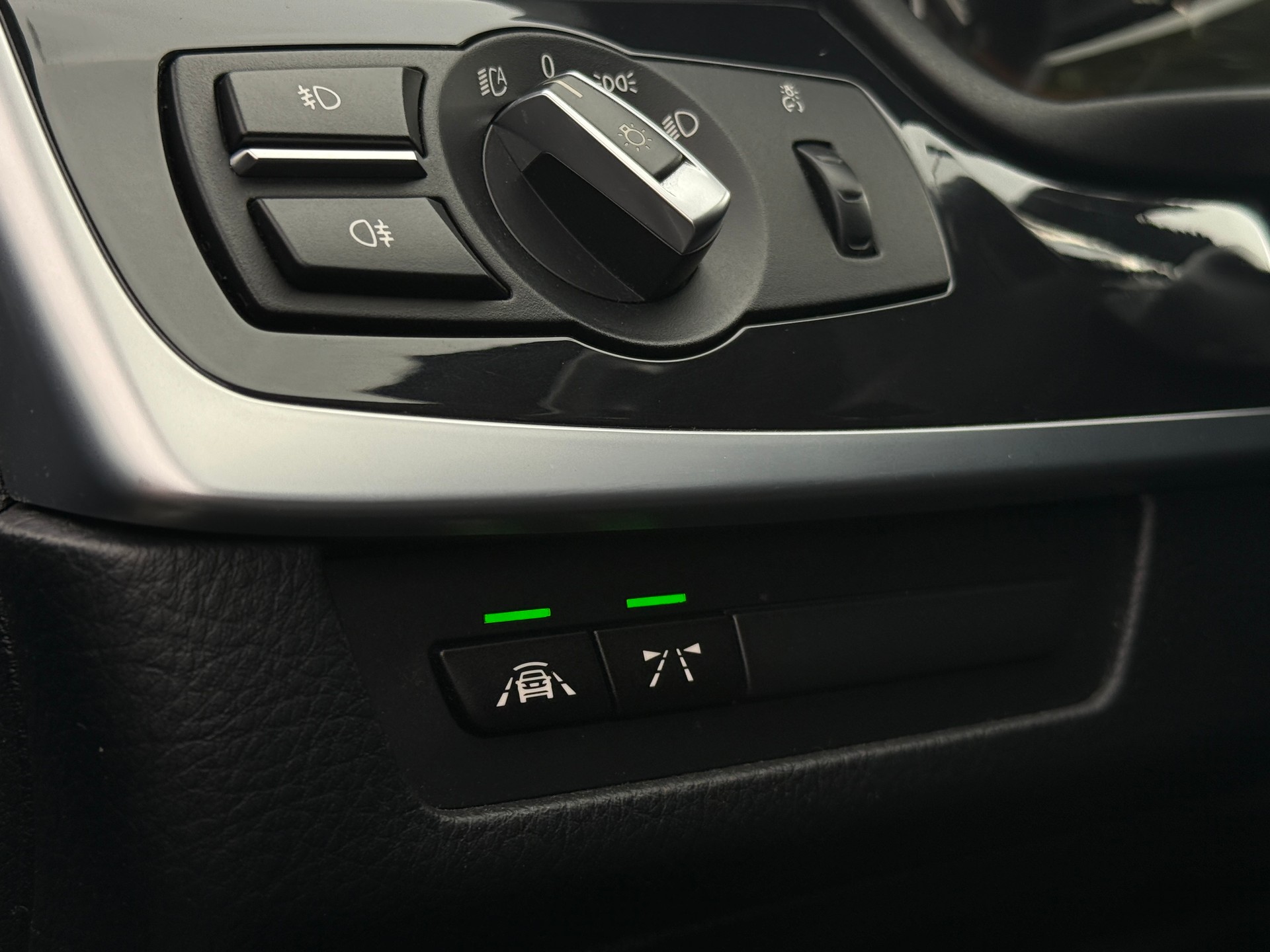 BMW 528i xDrive Steptronic-image-19