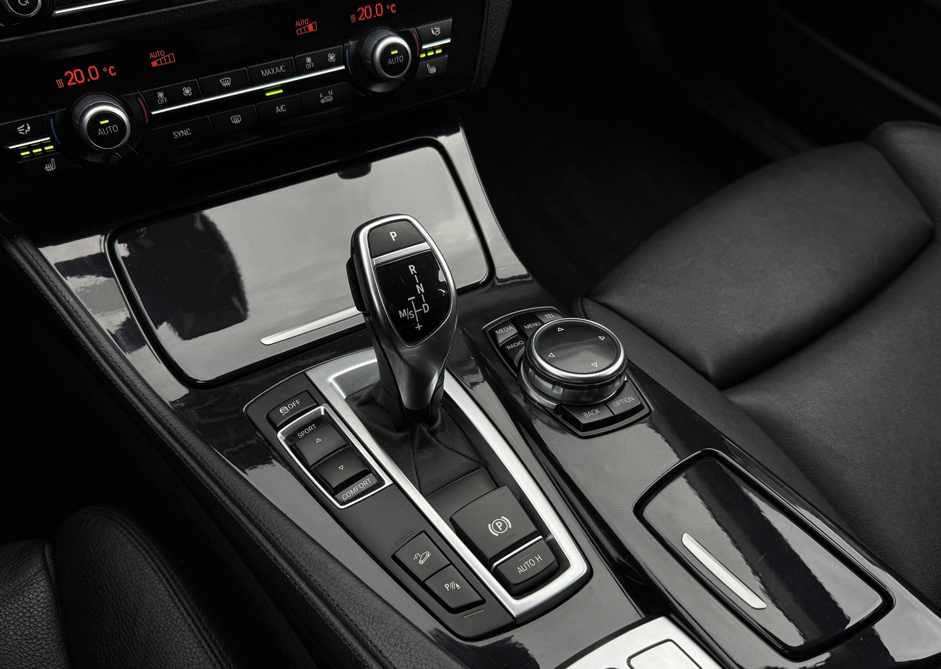 BMW 528i xDrive Steptronic-image-17