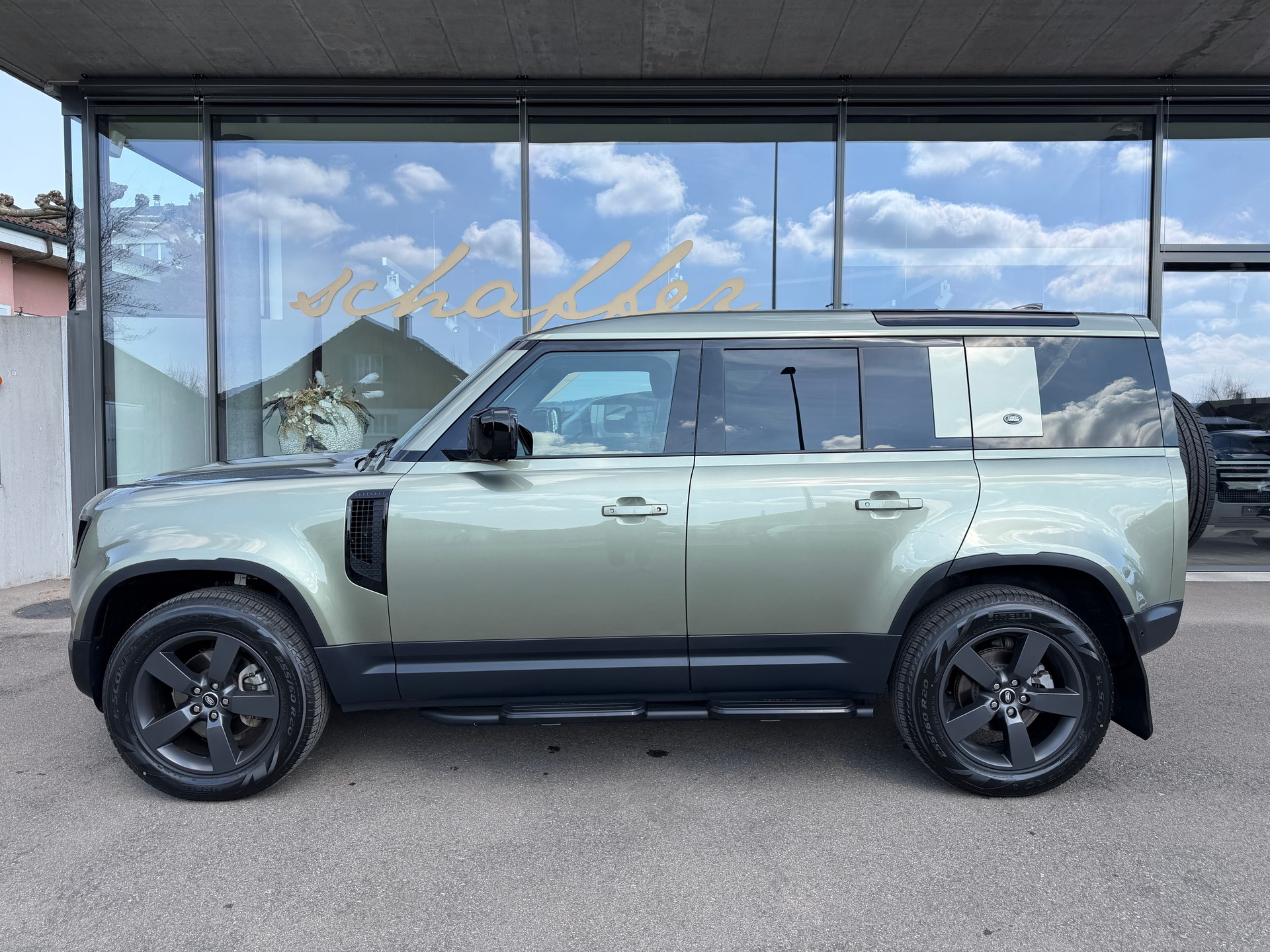 LAND ROVER Defender 110 D240 SD4 S AT8-image-4