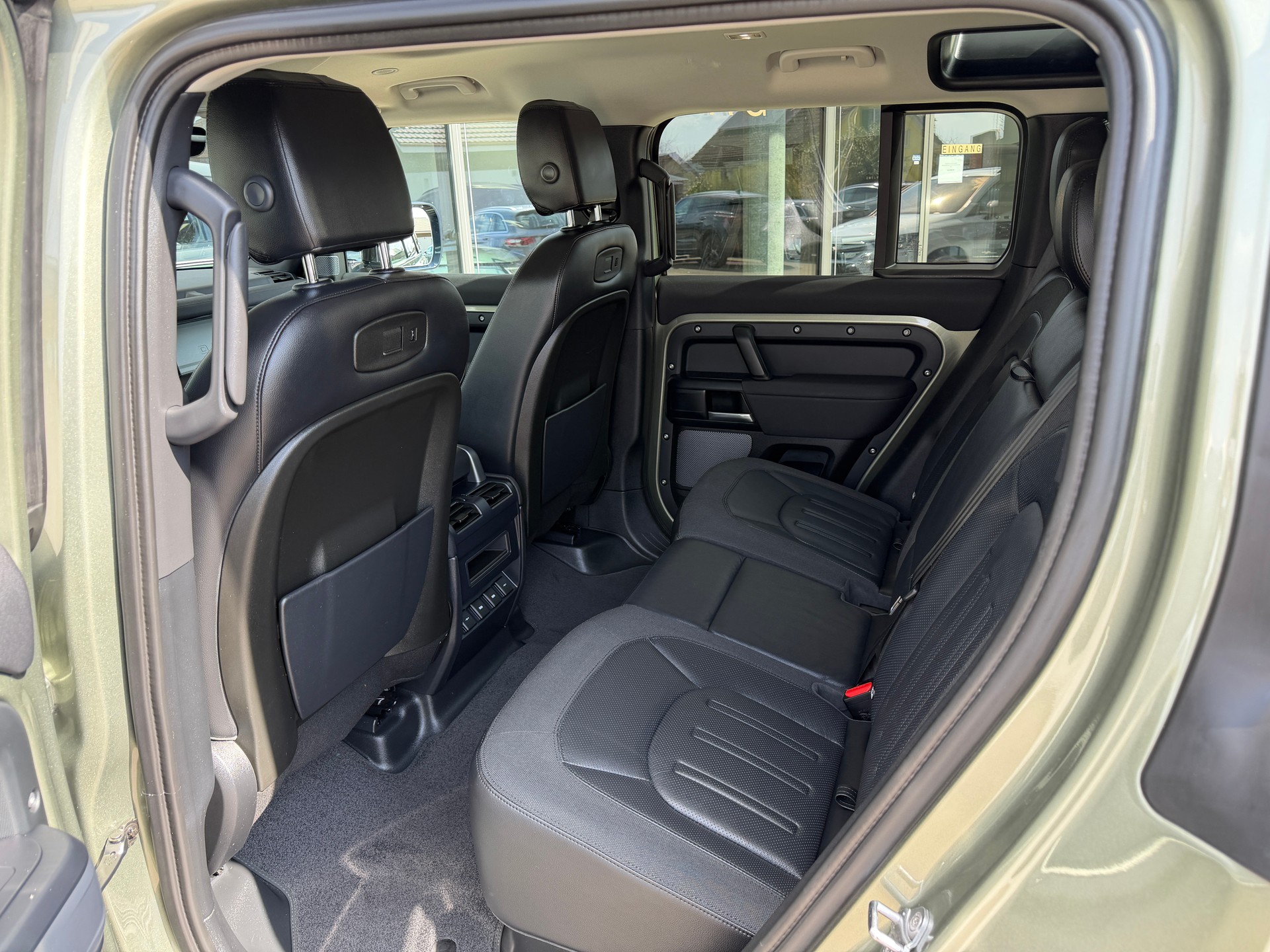 LAND ROVER Defender 110 D240 SD4 S AT8-image-20