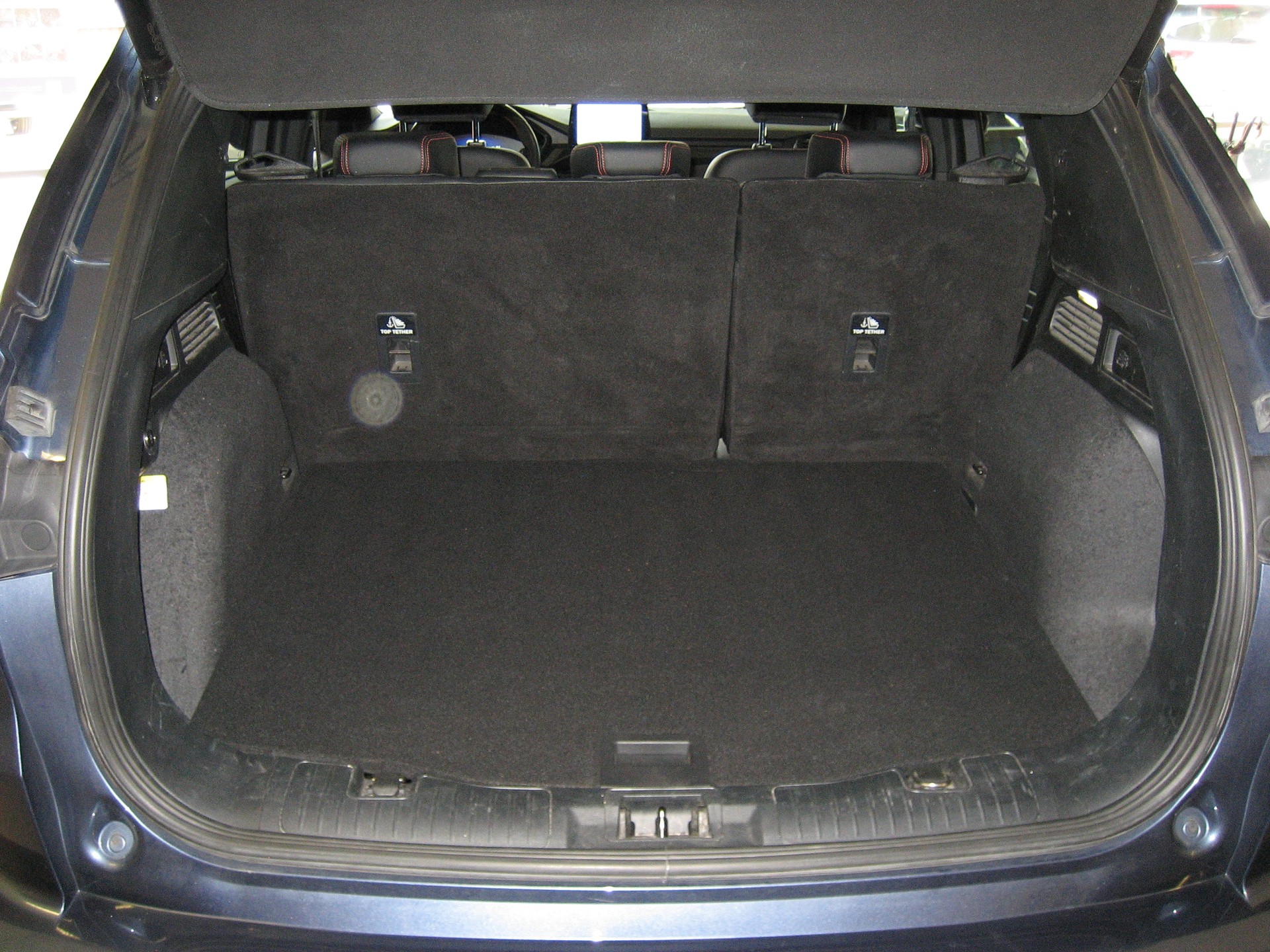 FORD Kuga 2.5 FHEV ST-Line X 4WD-image-12