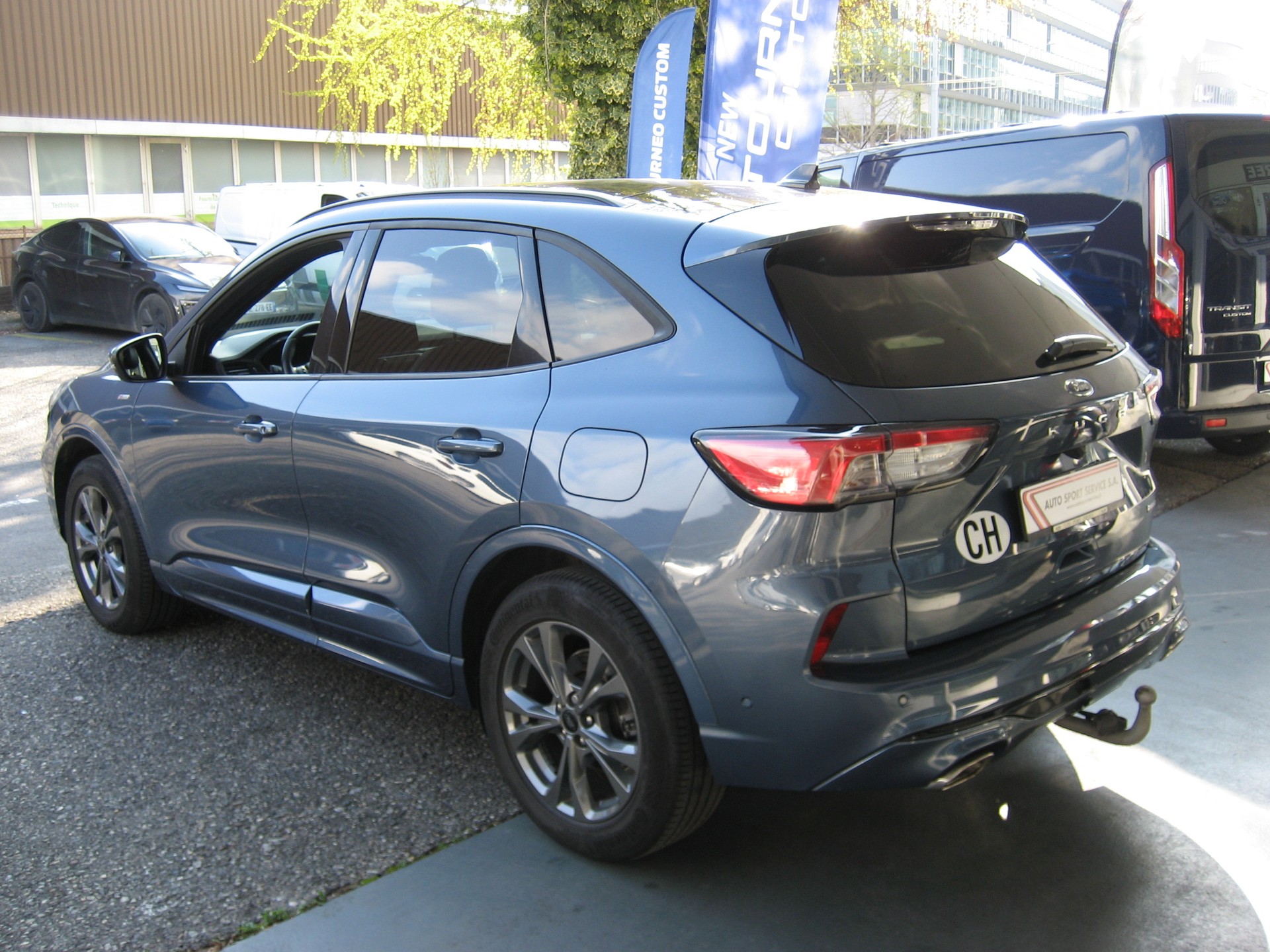 FORD Kuga 2.5 FHEV ST-Line X 4WD-image-2