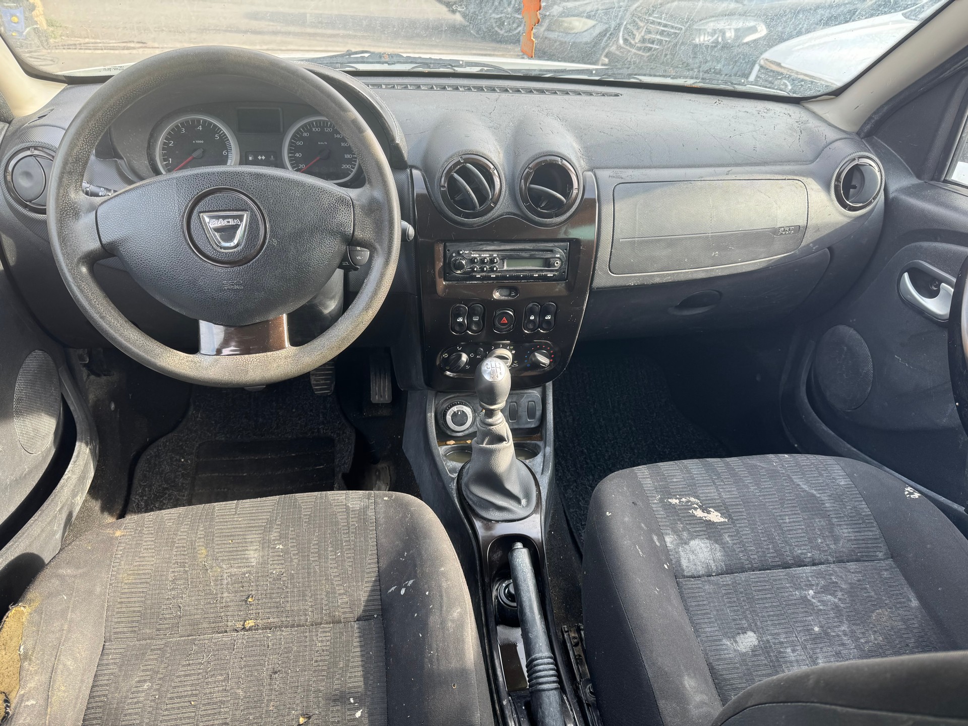 DACIA Duster 1.5 dCi Lauréate 4x4-image-5