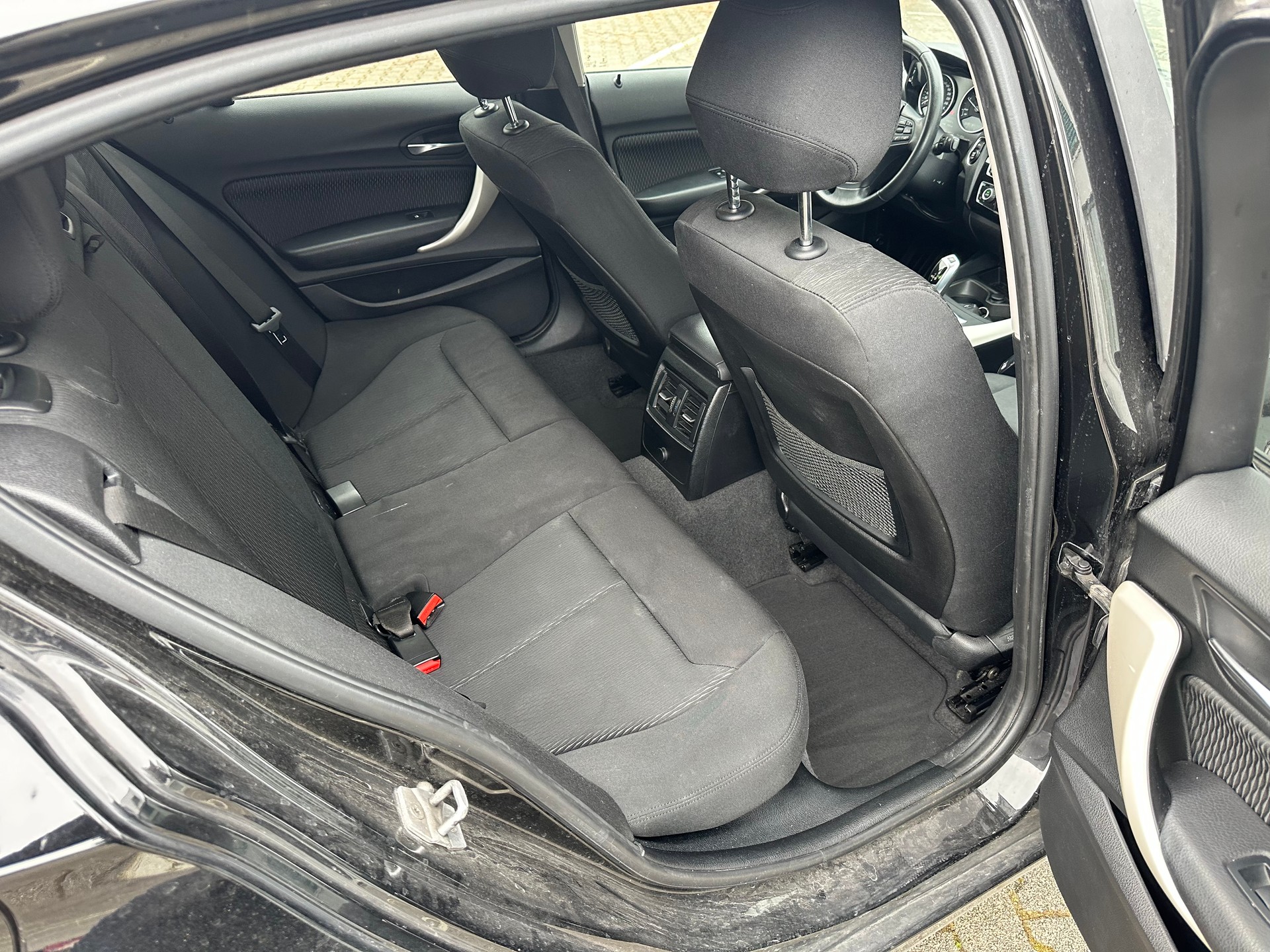 BMW 116d Sport Line Steptronic-image-11