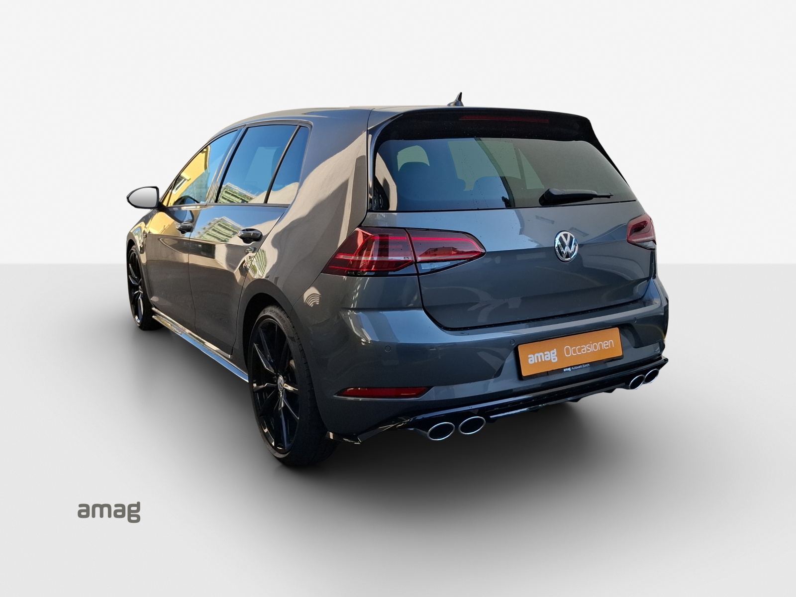 VW Golf 2.0 TSI R 4Motion DSG-image-2