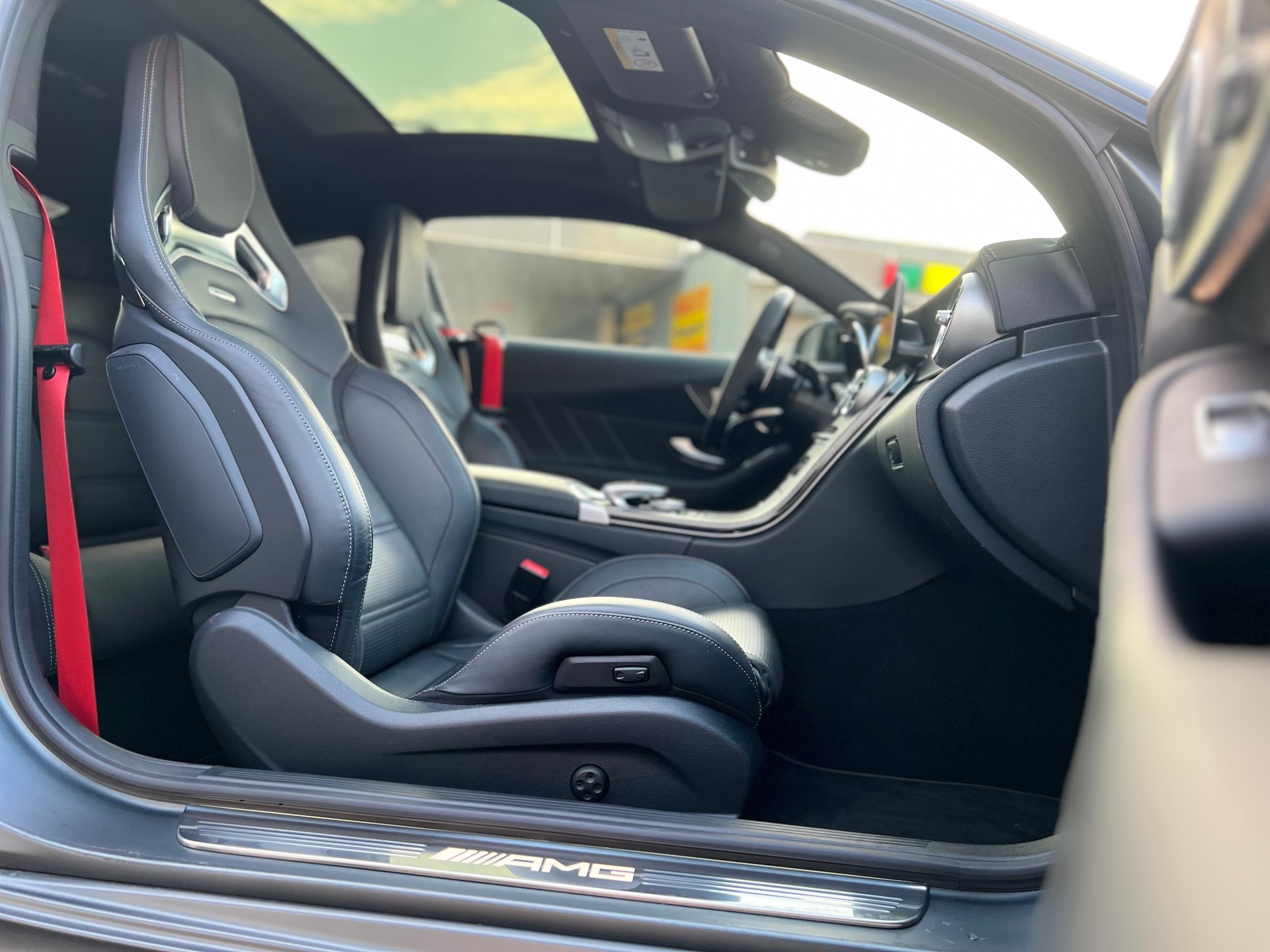 MERCEDES-BENZ C 63 S AMG Premium 9G-tronic-image-13