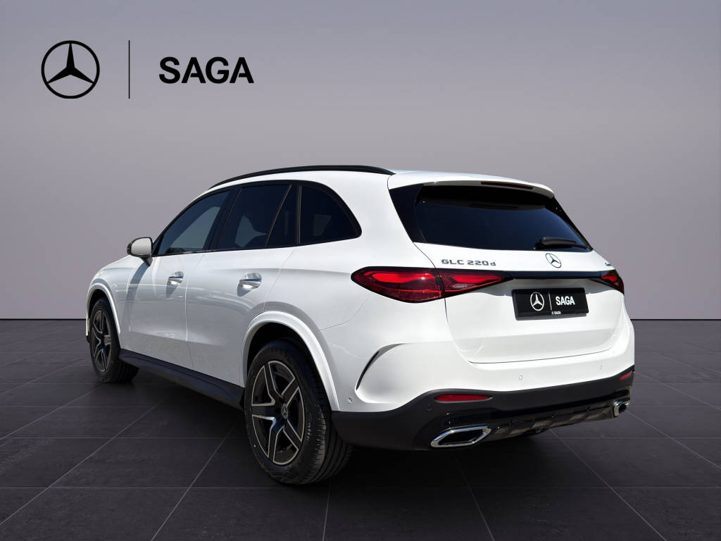 MERCEDES-BENZ GLC 220 d AMG Line 4matic-image-3