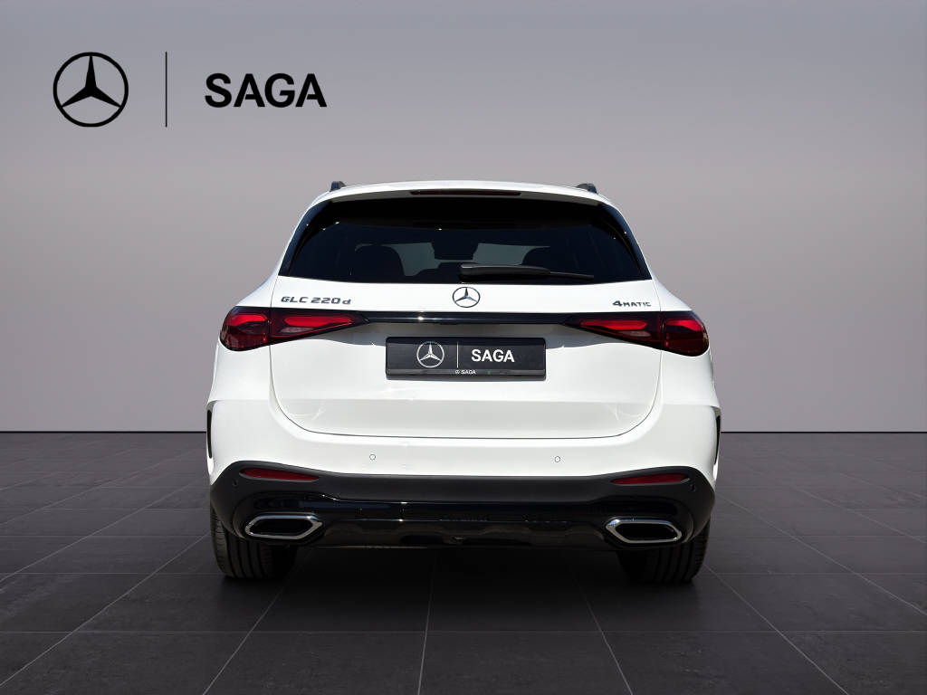 MERCEDES-BENZ GLC 220 d AMG Line 4matic-image-4