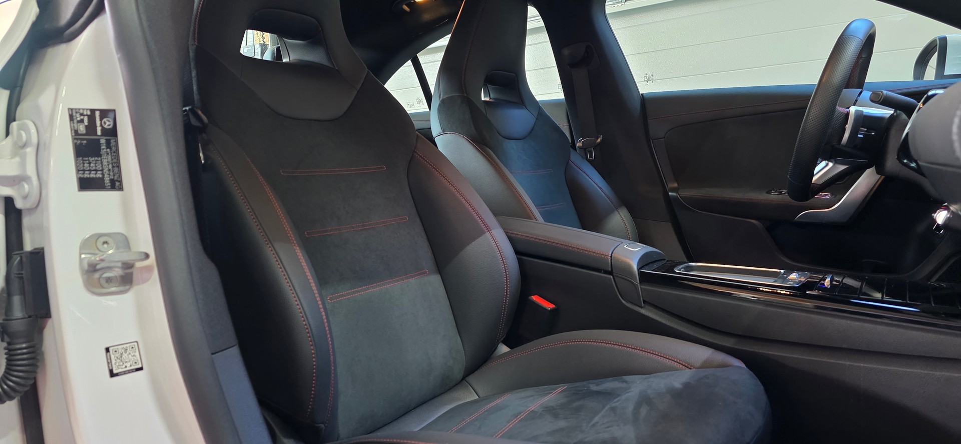 MERCEDES-BENZ CLA 220 d 8G-DCT Amg Line *Aktiver Bremsassitent/Spurhalteassisten*Sitzheizung*Ambientebeleuchtung*Rückfahrkamera*-image-24
