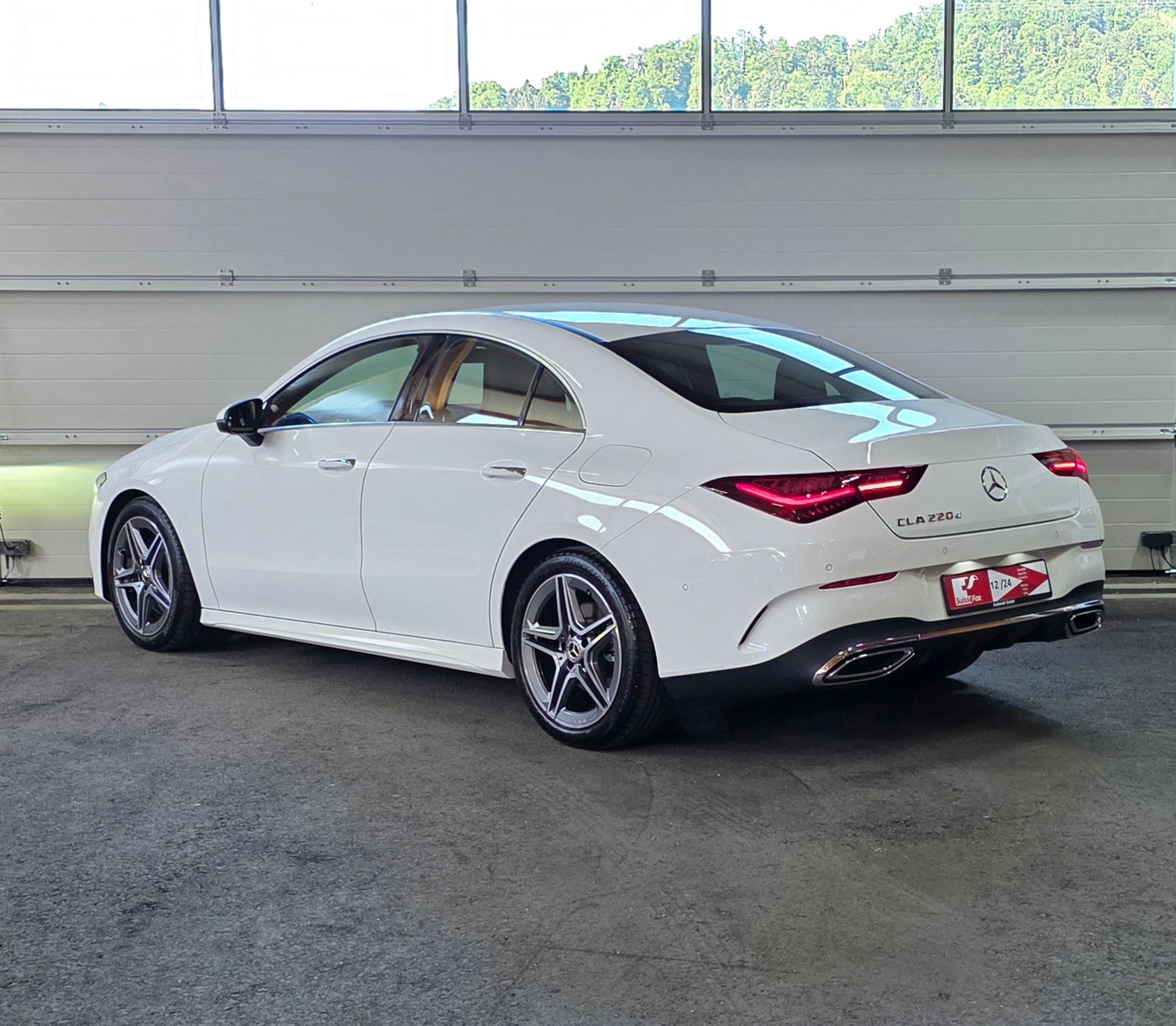 MERCEDES-BENZ CLA 220 d 8G-DCT Amg Line *Aktiver Bremsassitent/Spurhalteassisten*Sitzheizung*Ambientebeleuchtung*Rückfahrkamera*-image-2